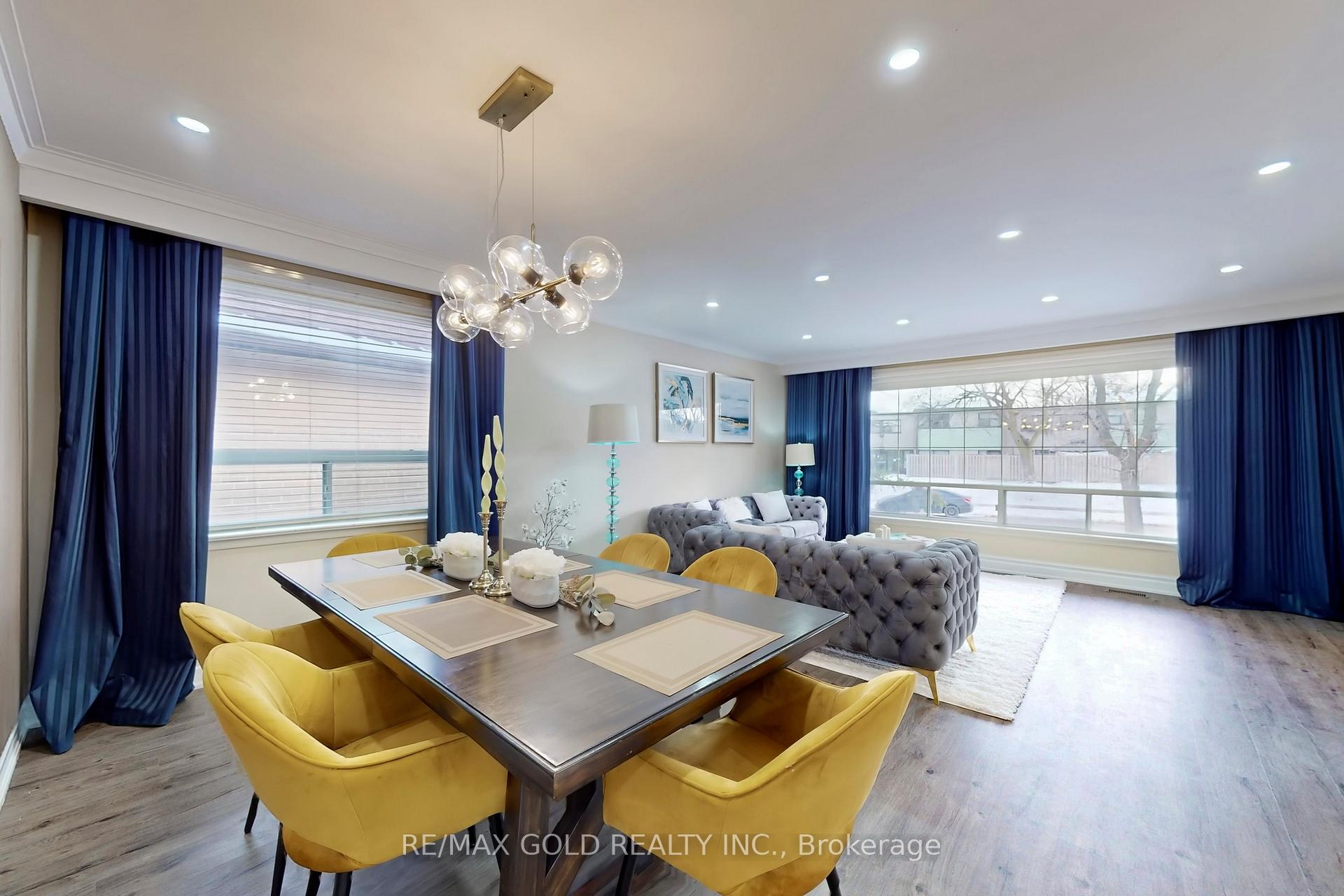 Photo 13 of 189 Kingsview Boulevard, Etobicoke, Kingsview Village-The Westway — HOMEH