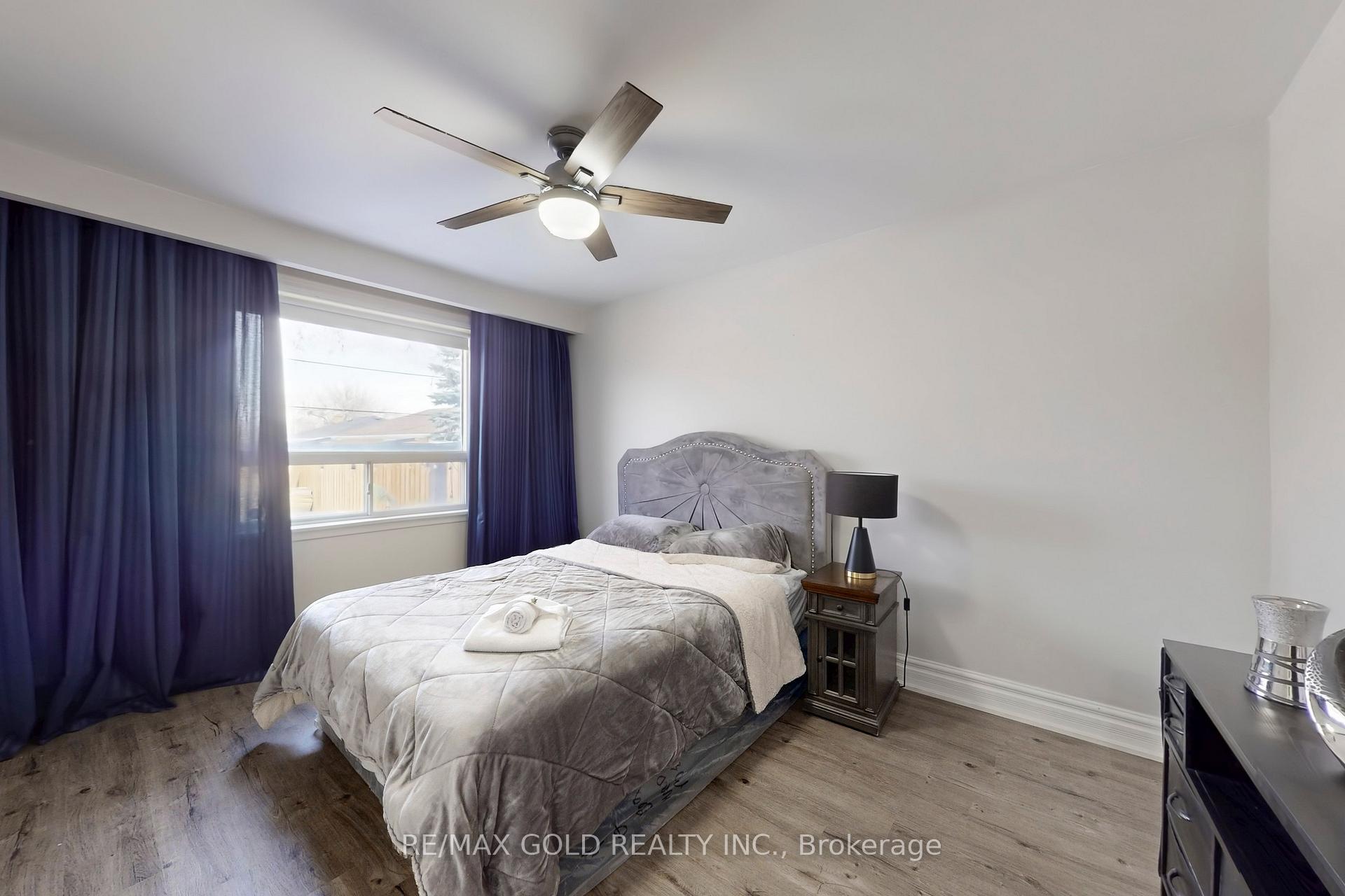 Photo 21 of 189 Kingsview Boulevard, Etobicoke, Kingsview Village-The Westway — HOMEH