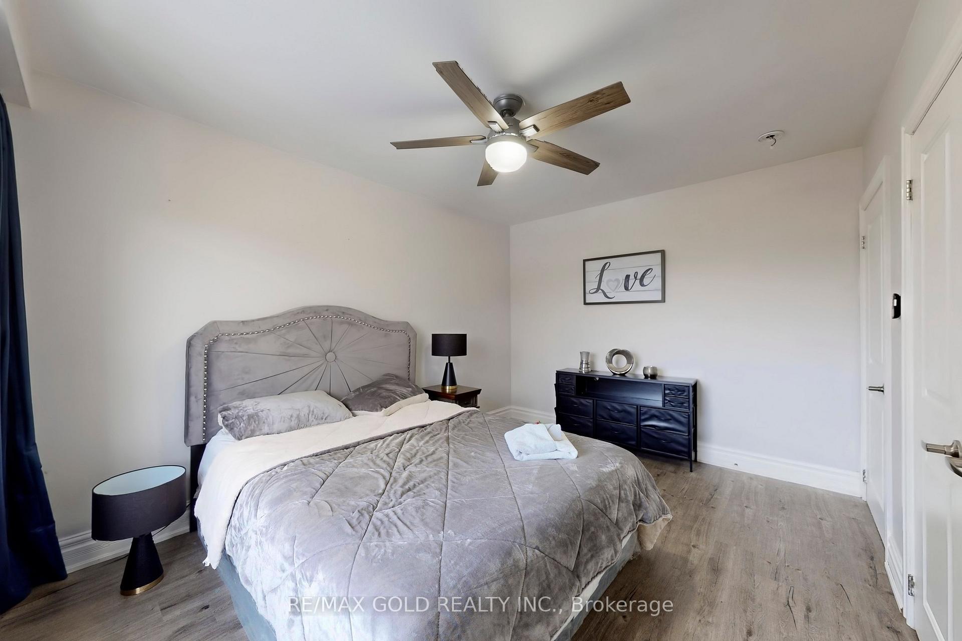 Photo 23 of 189 Kingsview Boulevard, Etobicoke, Kingsview Village-The Westway — HOMEH