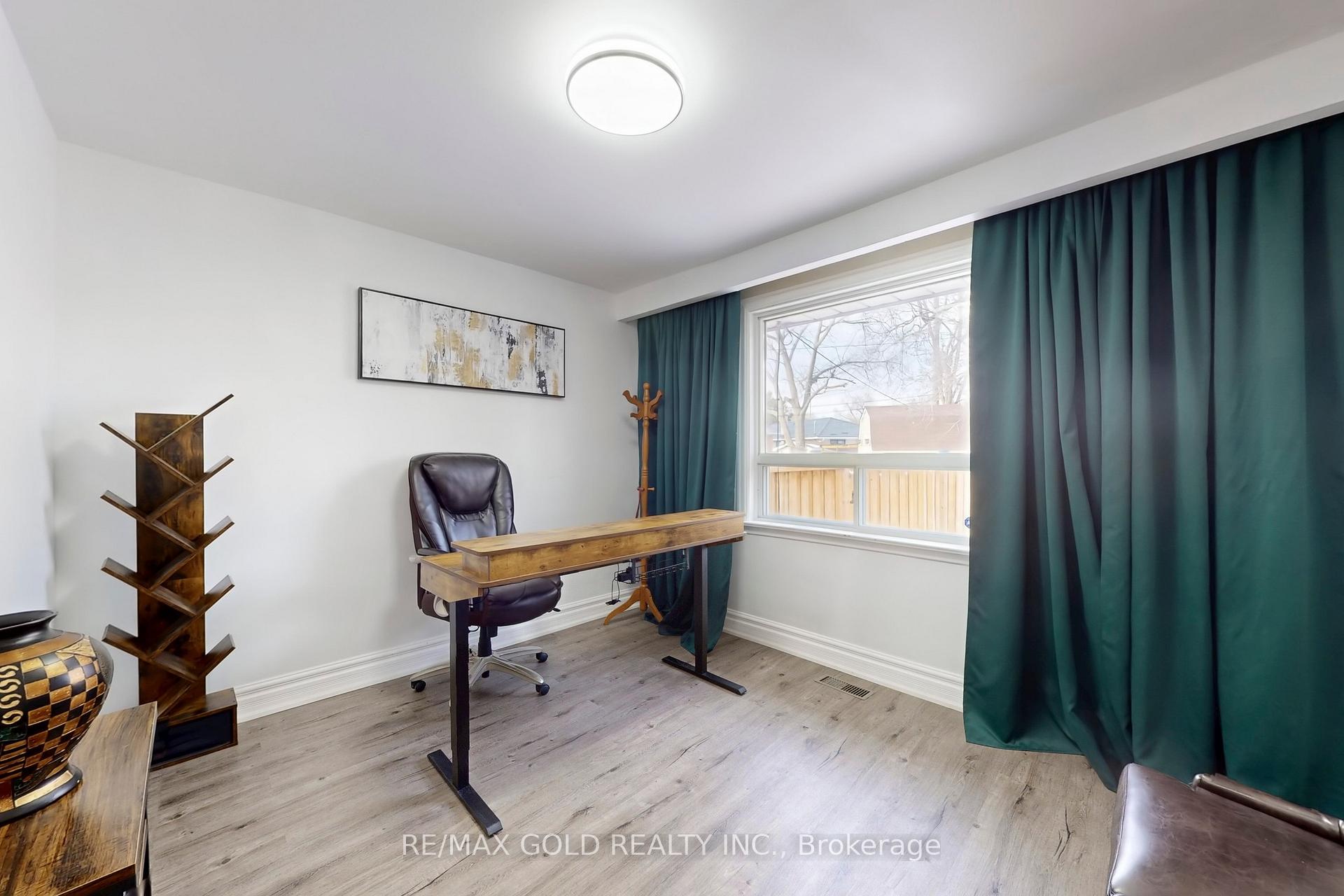 Photo 28 of 189 Kingsview Boulevard, Etobicoke, Kingsview Village-The Westway — HOMEH