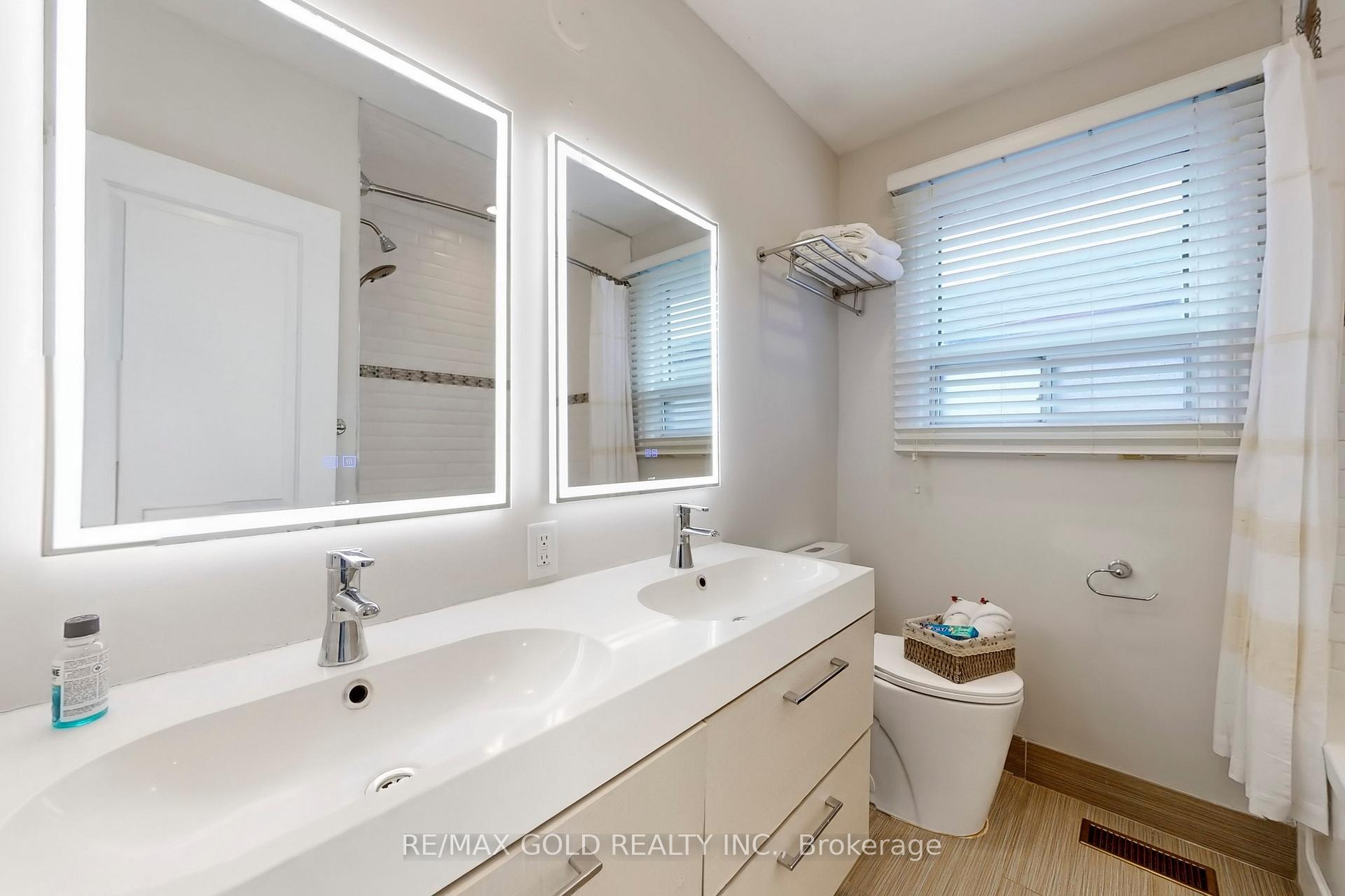 Photo 31 of 189 Kingsview Boulevard, Etobicoke, Kingsview Village-The Westway — HOMEH