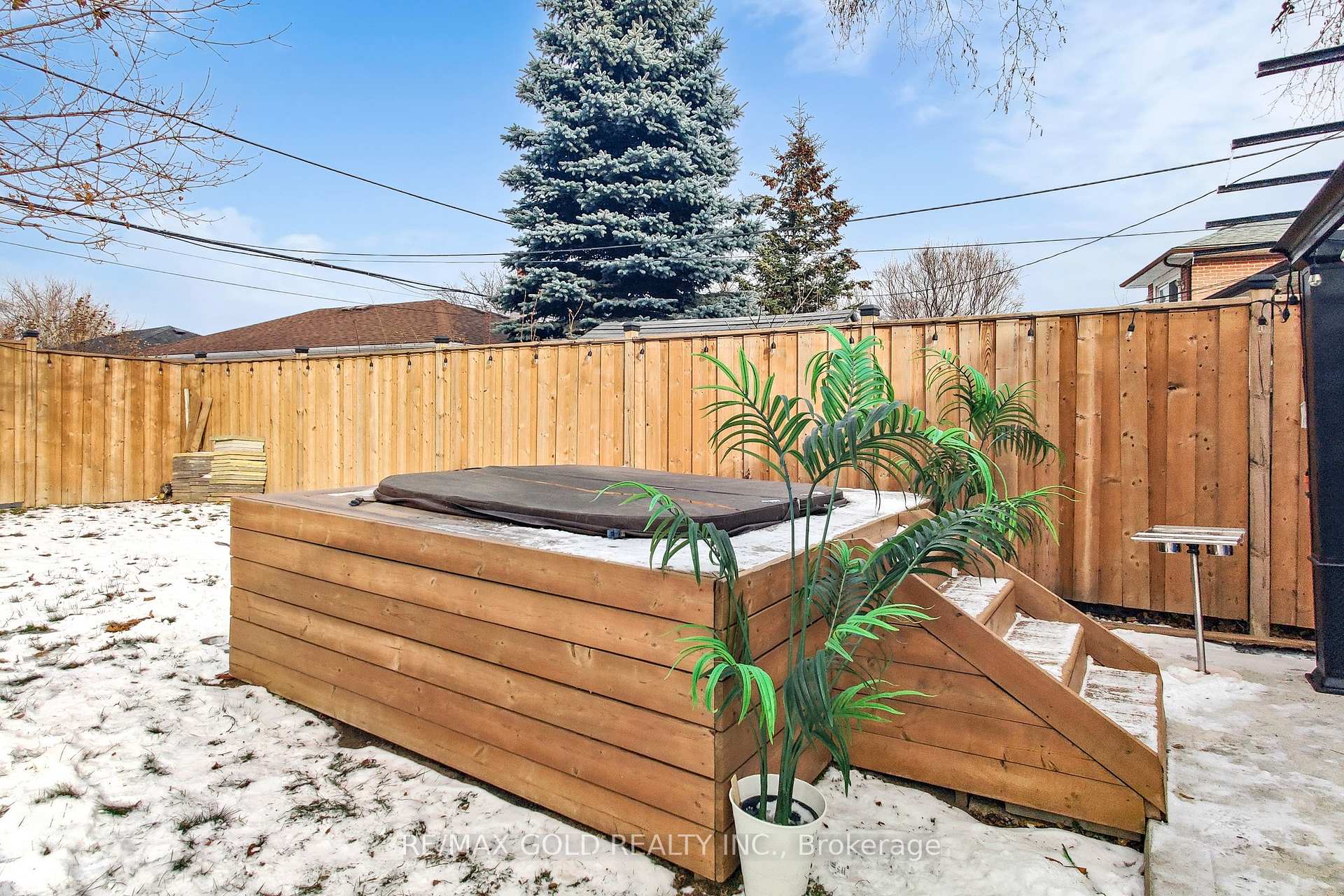 Photo 34 of 189 Kingsview Boulevard, Etobicoke, Kingsview Village-The Westway — HOMEH