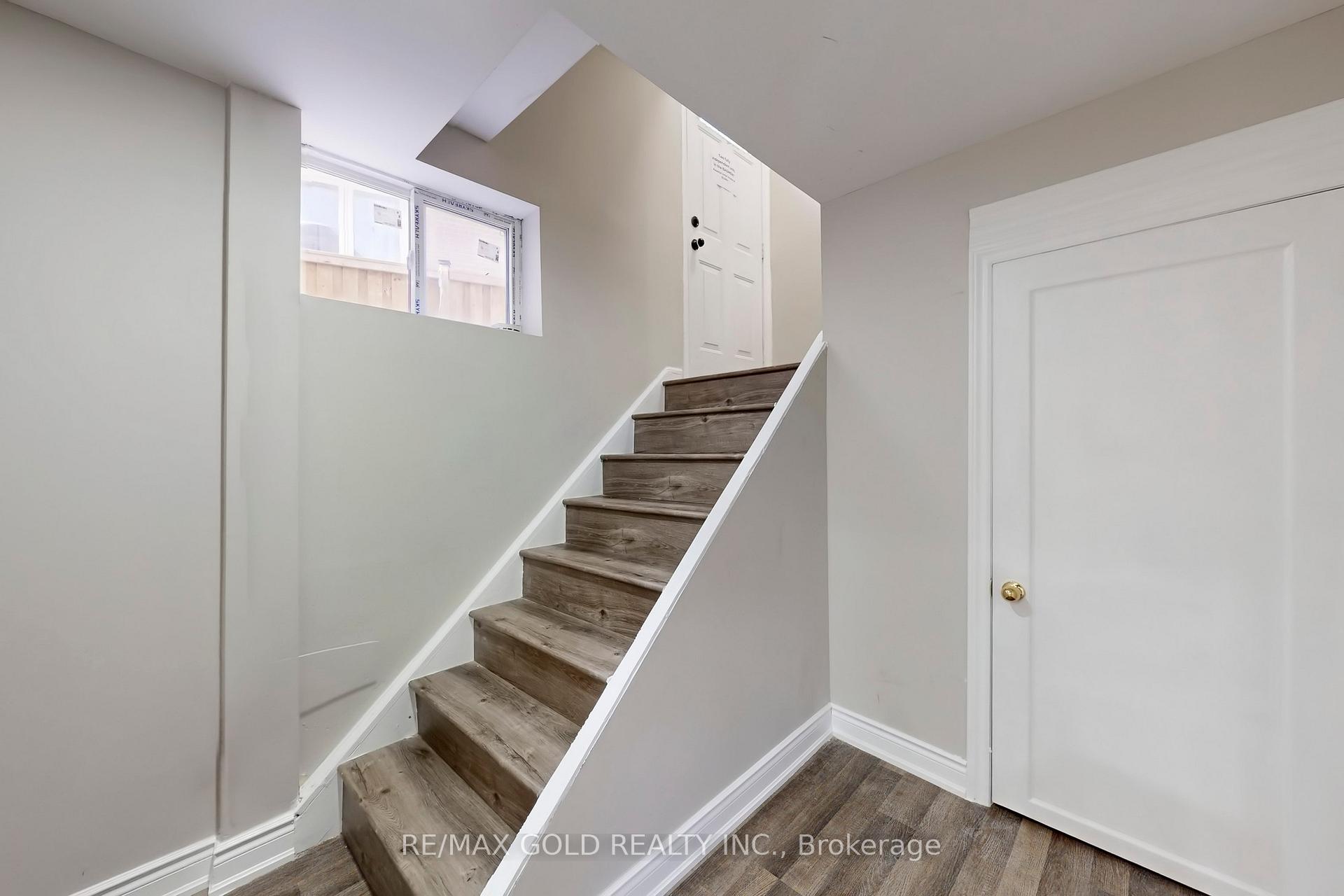 Photo 39 of 189 Kingsview Boulevard, Etobicoke, Kingsview Village-The Westway — HOMEH