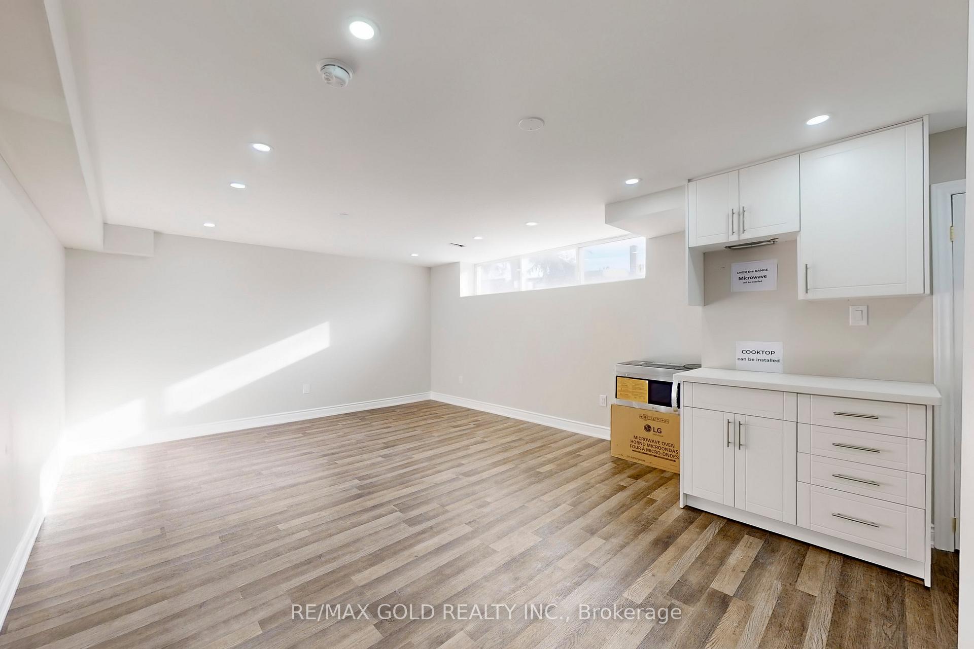 Photo 41 of 189 Kingsview Boulevard, Etobicoke, Kingsview Village-The Westway — HOMEH