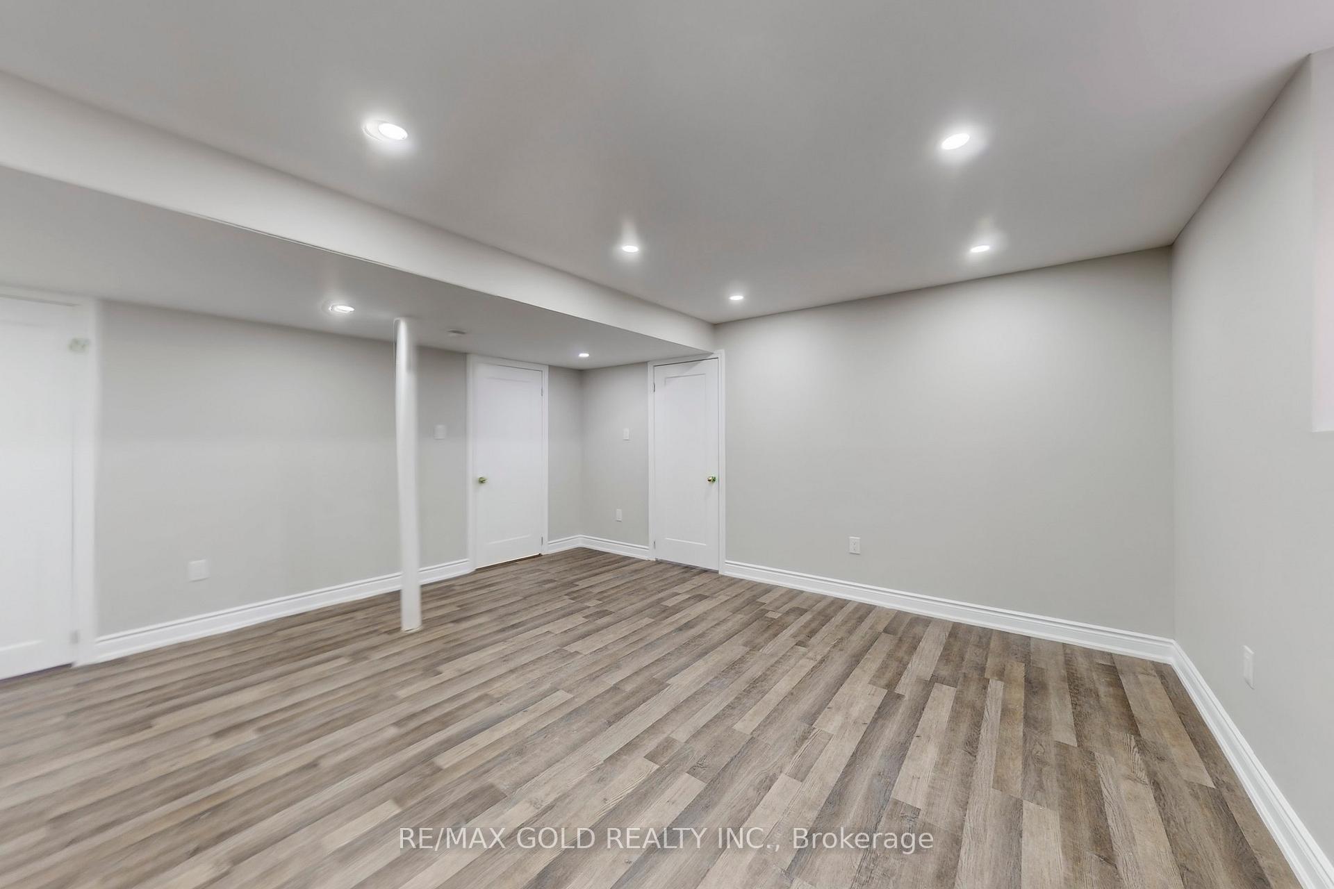 Photo 48 of 189 Kingsview Boulevard, Etobicoke, Kingsview Village-The Westway — HOMEH