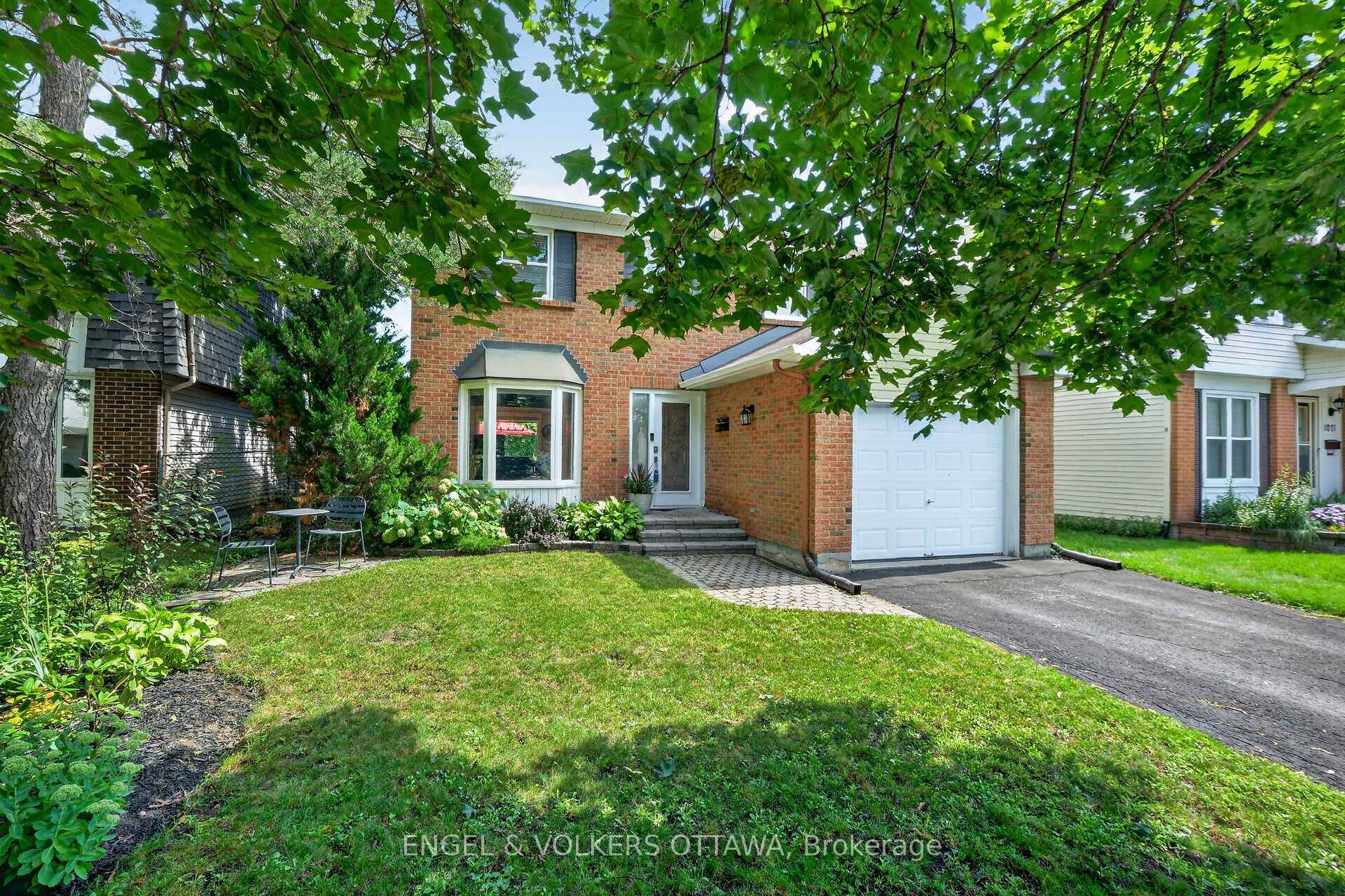 Photo 1 of 1069 St Germain Crescent, Ottawa, Convent Glen North — HOMEH