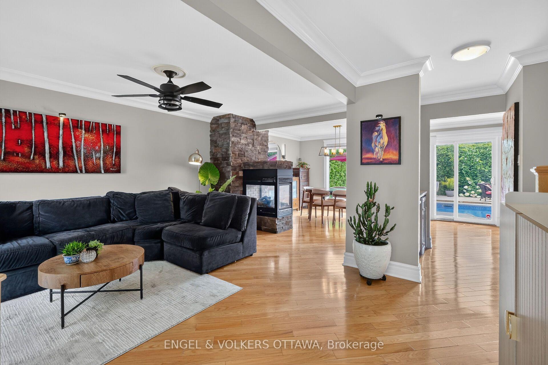 Photo 4 of 1069 St Germain Crescent, Ottawa, Convent Glen North — HOMEH