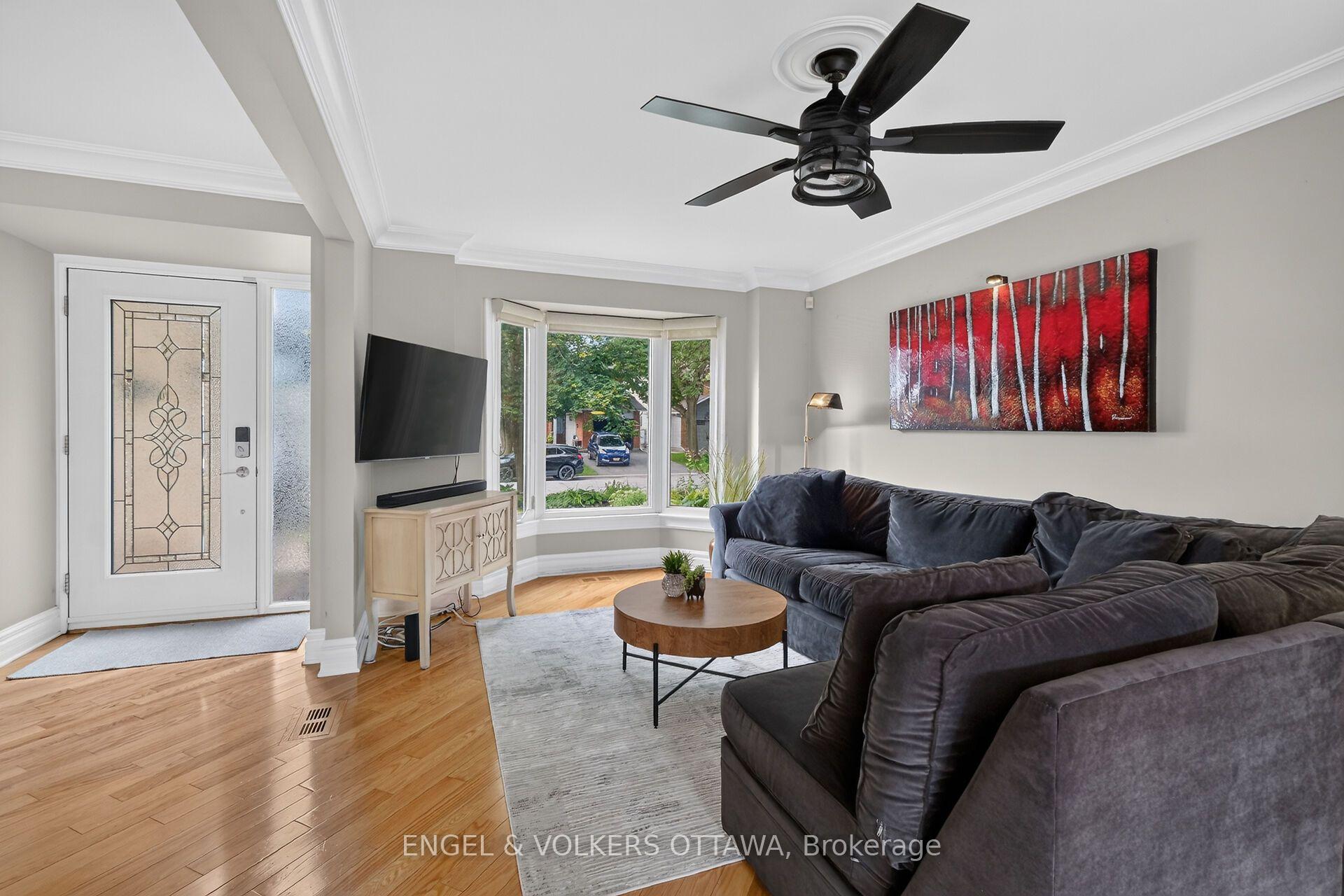 Photo 7 of 1069 St Germain Crescent, Ottawa, Convent Glen North — HOMEH