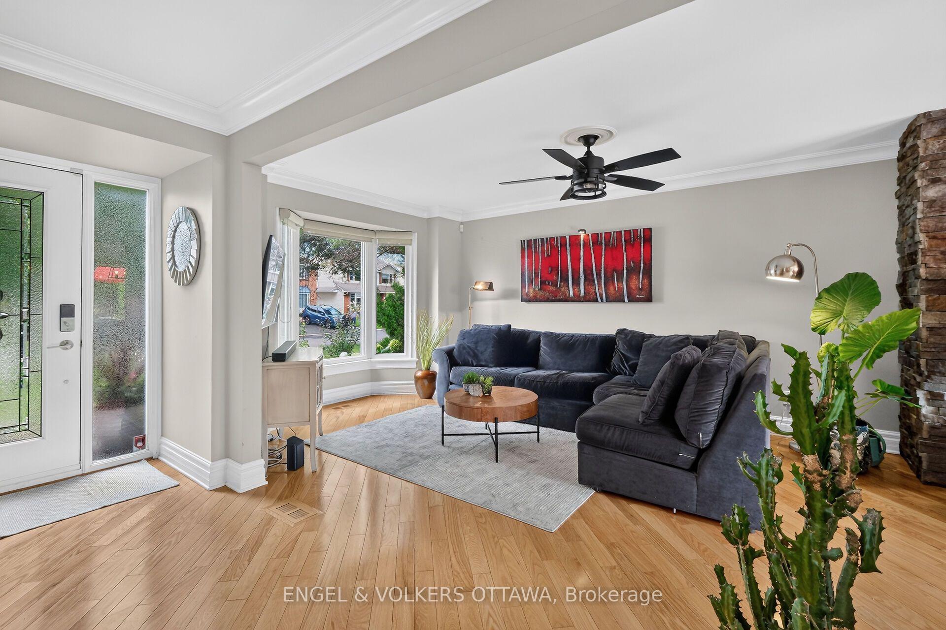Photo 12 of 1069 St Germain Crescent, Ottawa, Convent Glen North — HOMEH
