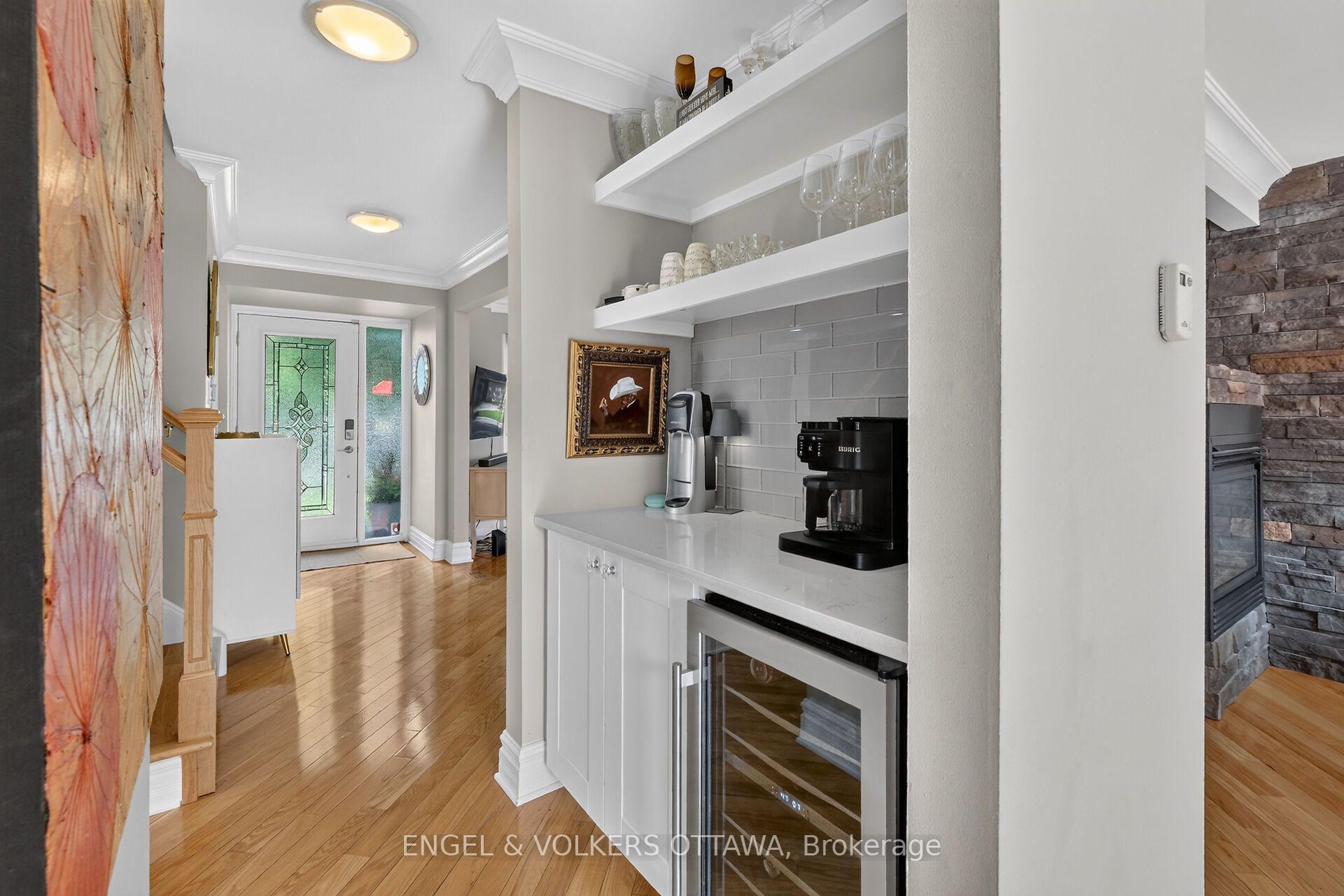 Photo 17 of 1069 St Germain Crescent, Ottawa, Convent Glen North — HOMEH