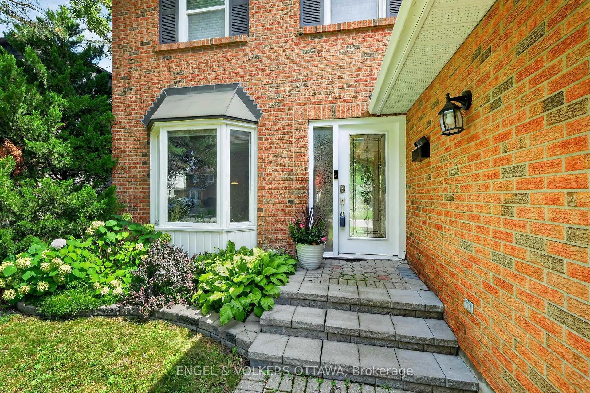 Photo 43 of 1069 St Germain Crescent, Ottawa, Convent Glen North — HOMEH
