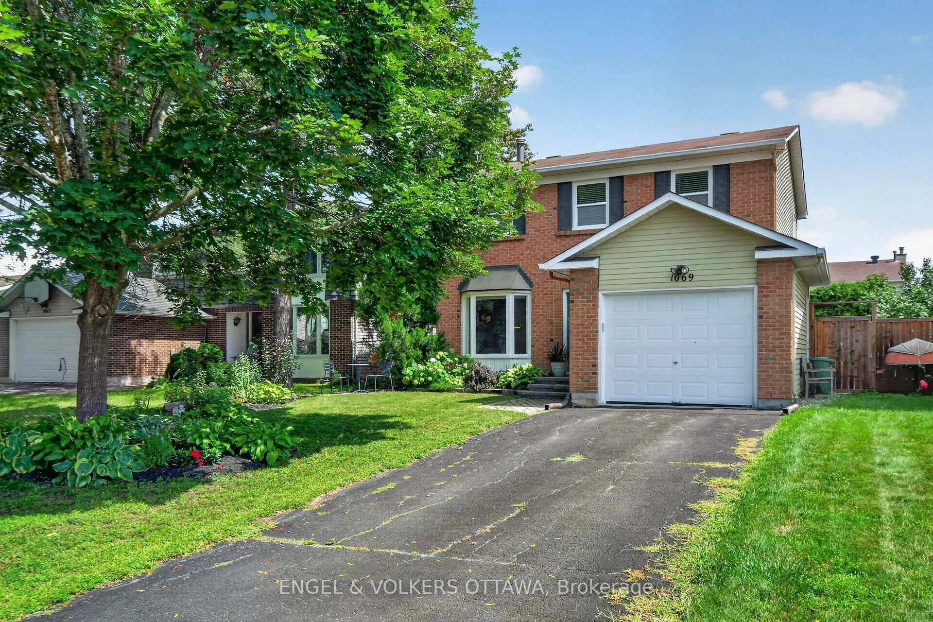 Photo 54 of 1069 St Germain Crescent, Ottawa, Convent Glen North — HOMEH