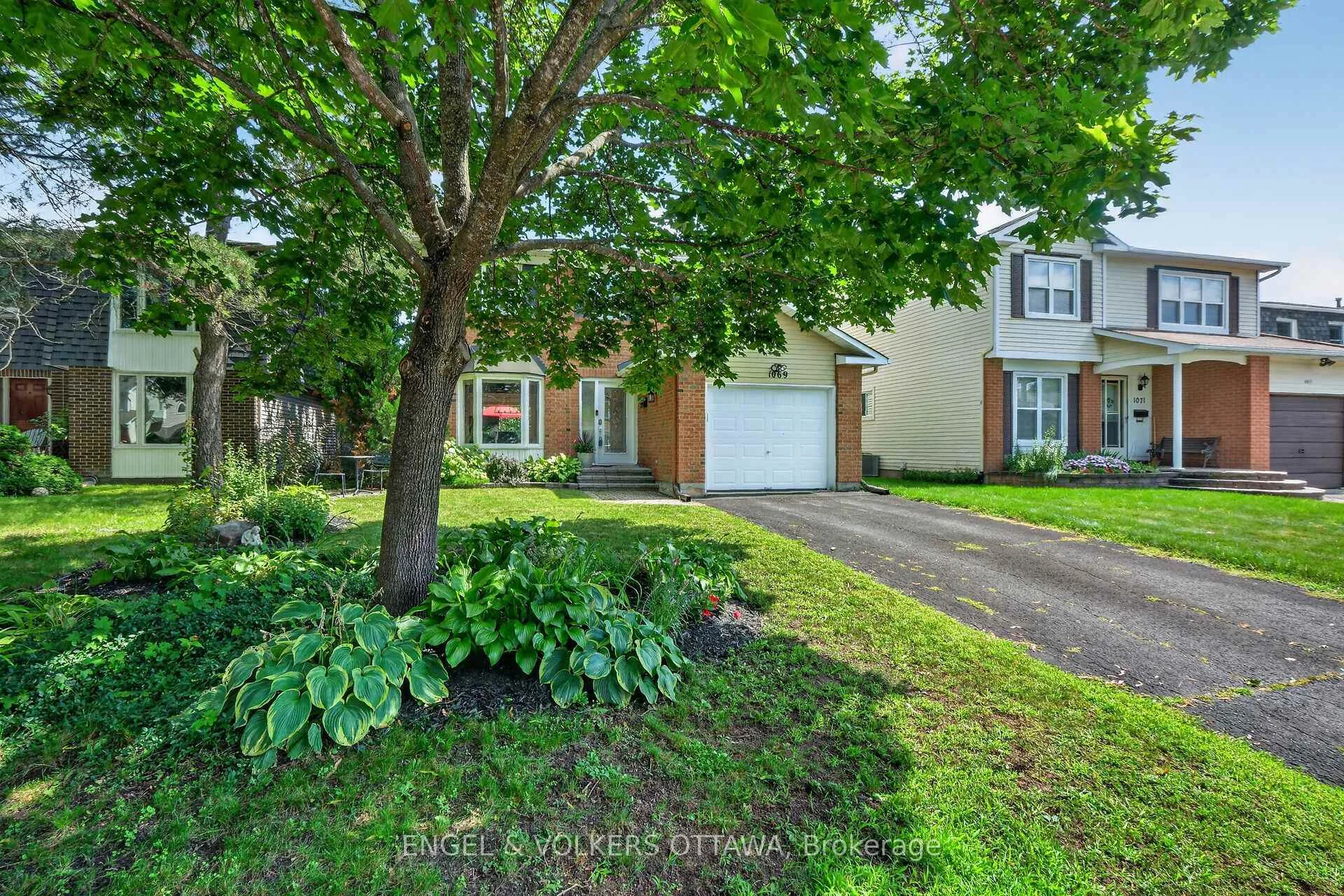 Photo 55 of 1069 St Germain Crescent, Ottawa, Convent Glen North — HOMEH