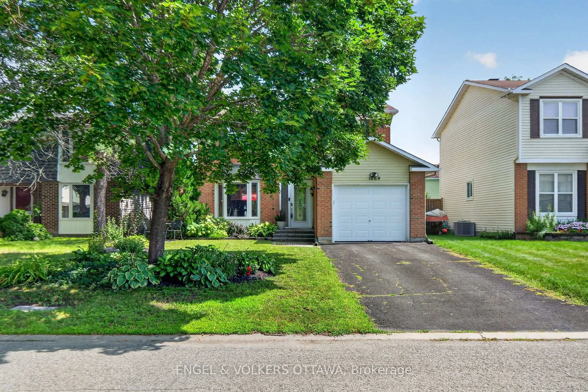 Photo 59 of 1069 St Germain Crescent, Ottawa, Convent Glen North — HOMEH
