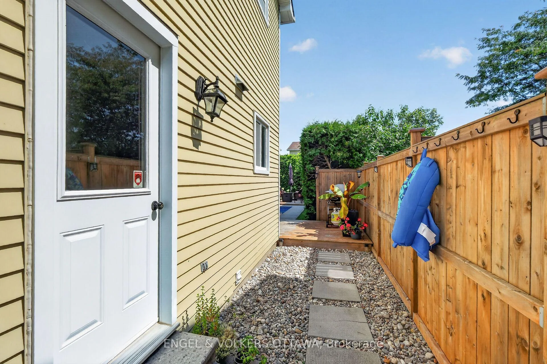 Photo 62 of 1069 St Germain Crescent, Ottawa, Convent Glen North — HOMEH