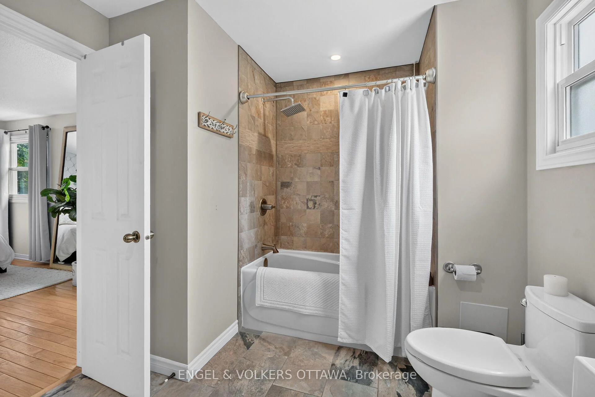 Photo 74 of 1069 St Germain Crescent, Ottawa, Convent Glen North — HOMEH