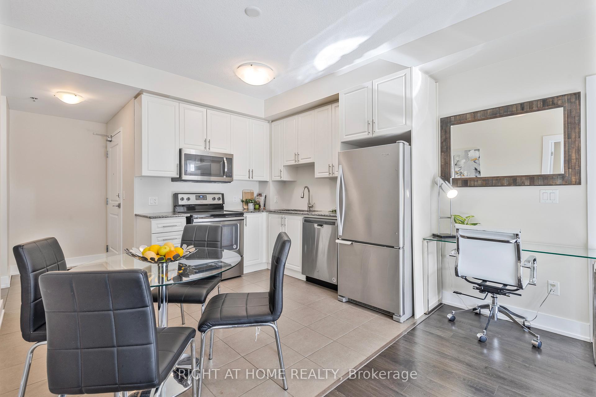 Photo 3 of Unit 423, 2486 Old Bronte Road, Oakville, Westmount — HOMEH