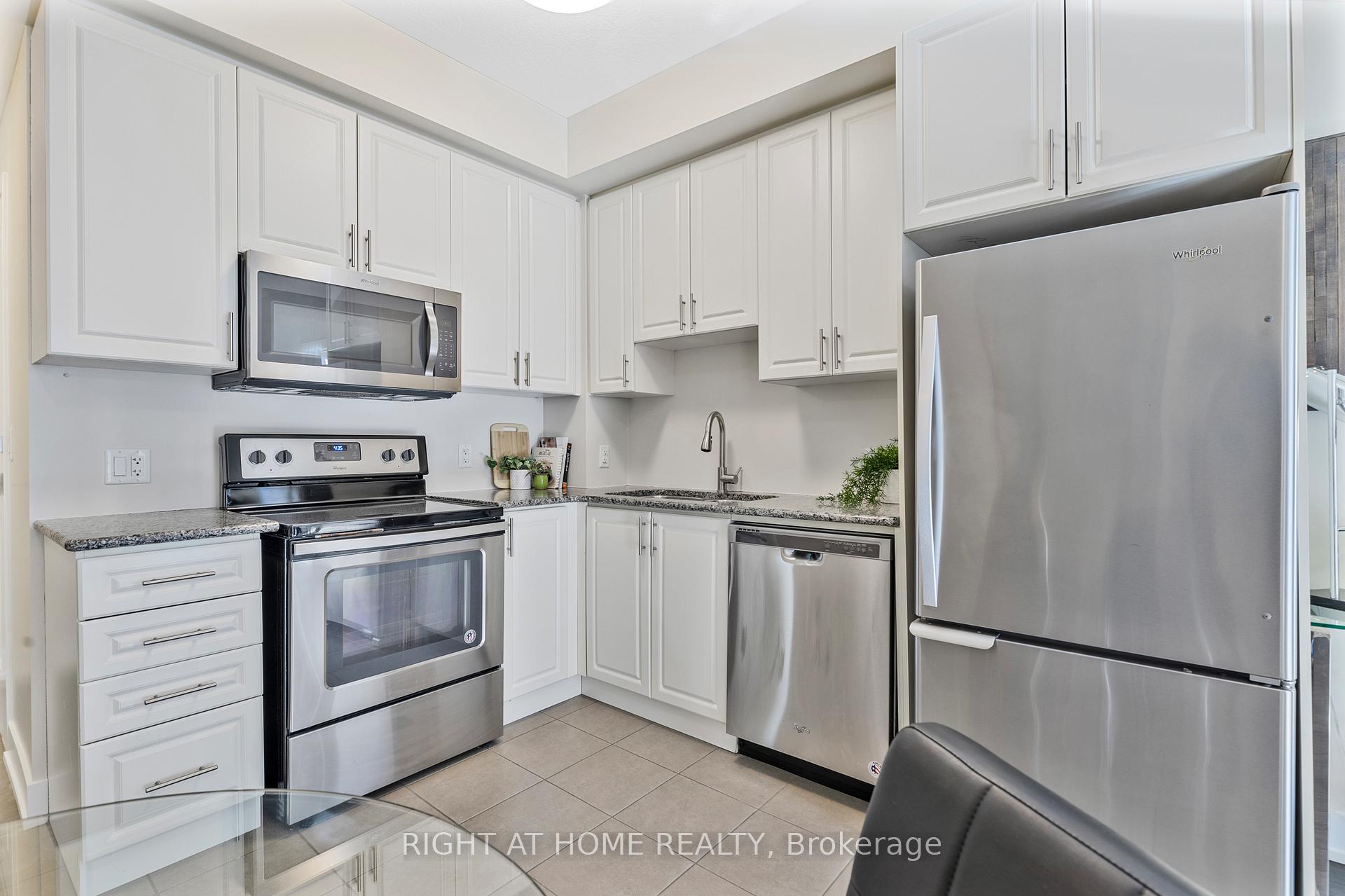 Photo 4 of Unit 423, 2486 Old Bronte Road, Oakville, Westmount — HOMEH