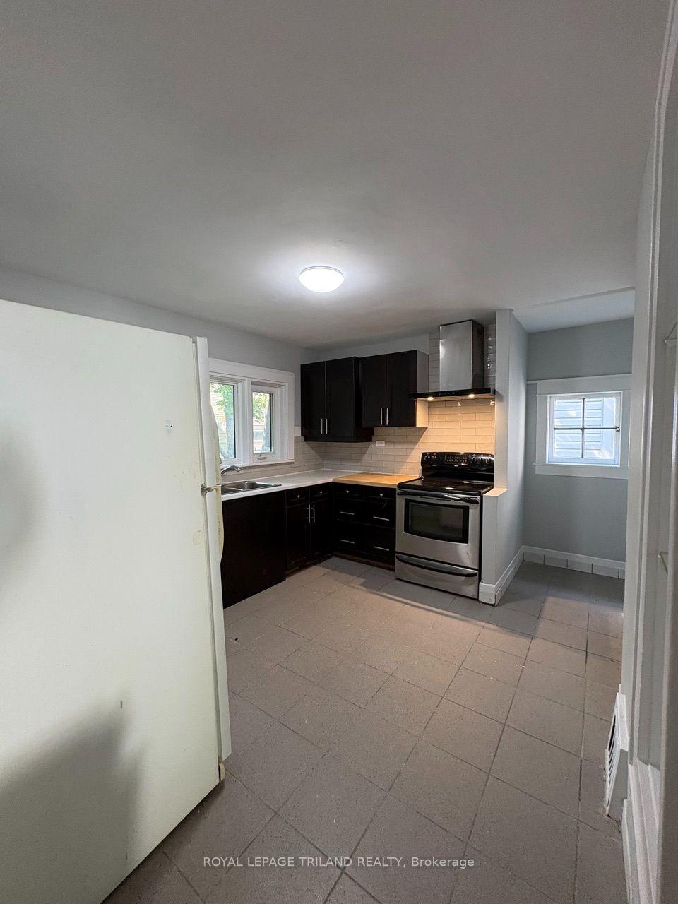 Photo 5 of 193 Huron Street, London, East B — HOMEH
