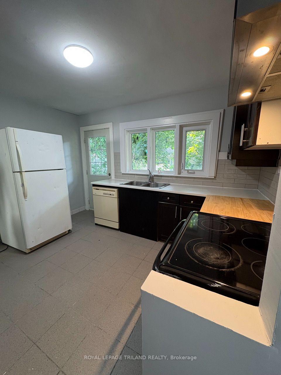 Photo 6 of 193 Huron Street, London, East B — HOMEH