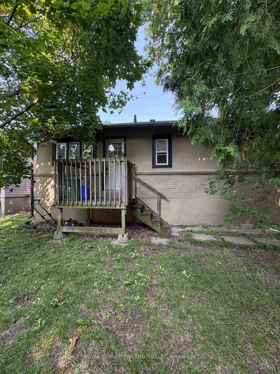 Photo 15 of 193 Huron Street, London, East B — HOMEH