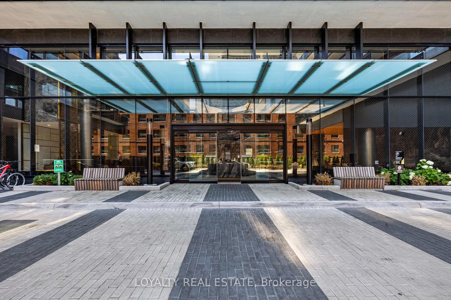 Photo 3 of Unit 211, 117 Broadway Avenue, Toronto, Mount Pleasant West — HOMEH