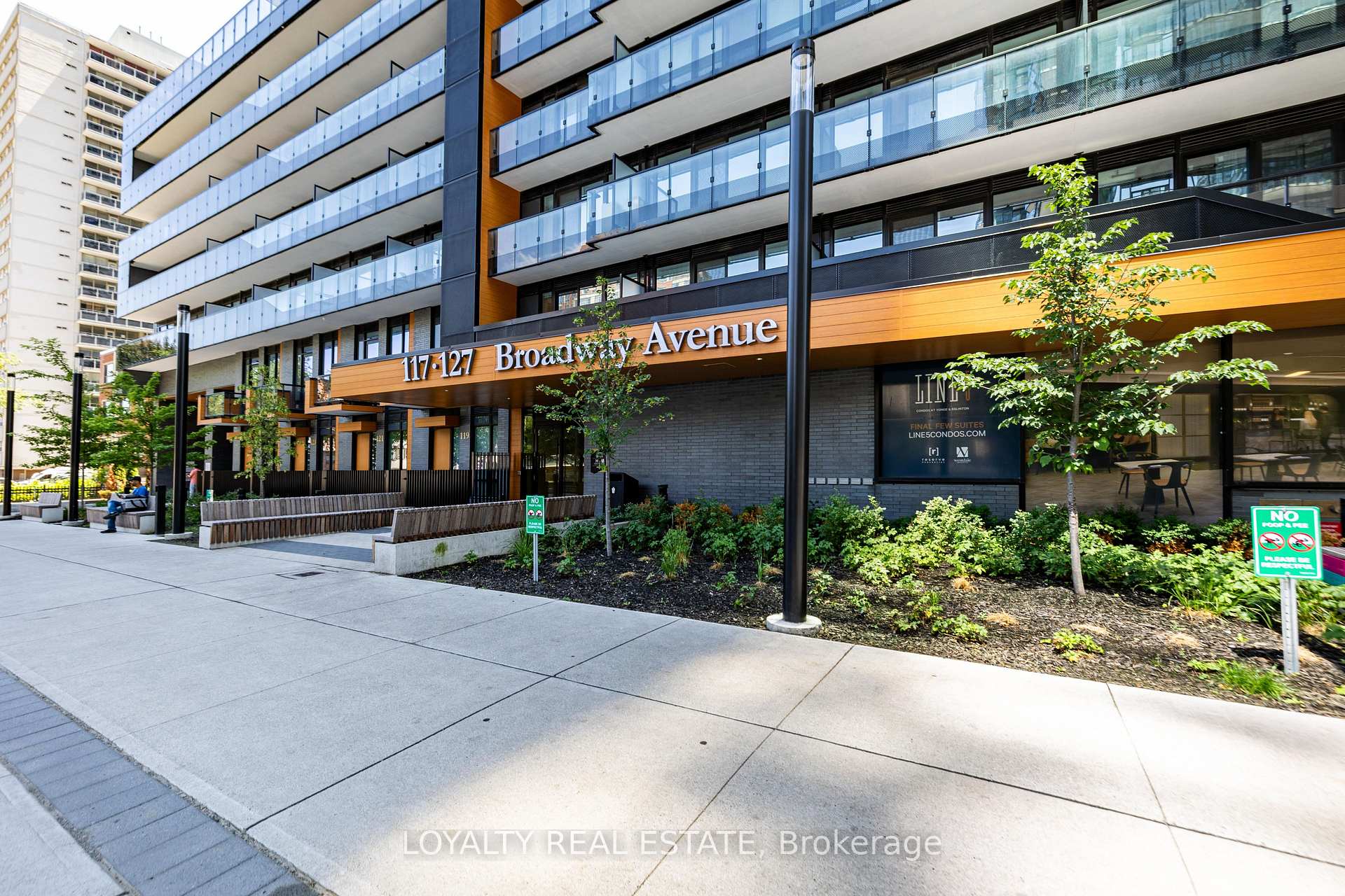 Photo 4 of Unit 211, 117 Broadway Avenue, Toronto, Mount Pleasant West — HOMEH