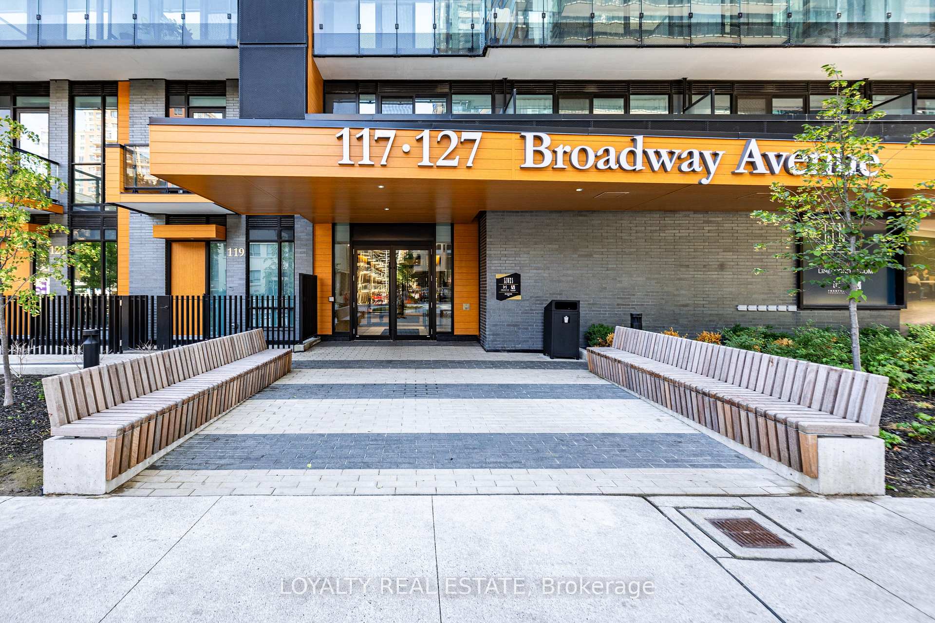Photo 5 of Unit 211, 117 Broadway Avenue, Toronto, Mount Pleasant West — HOMEH