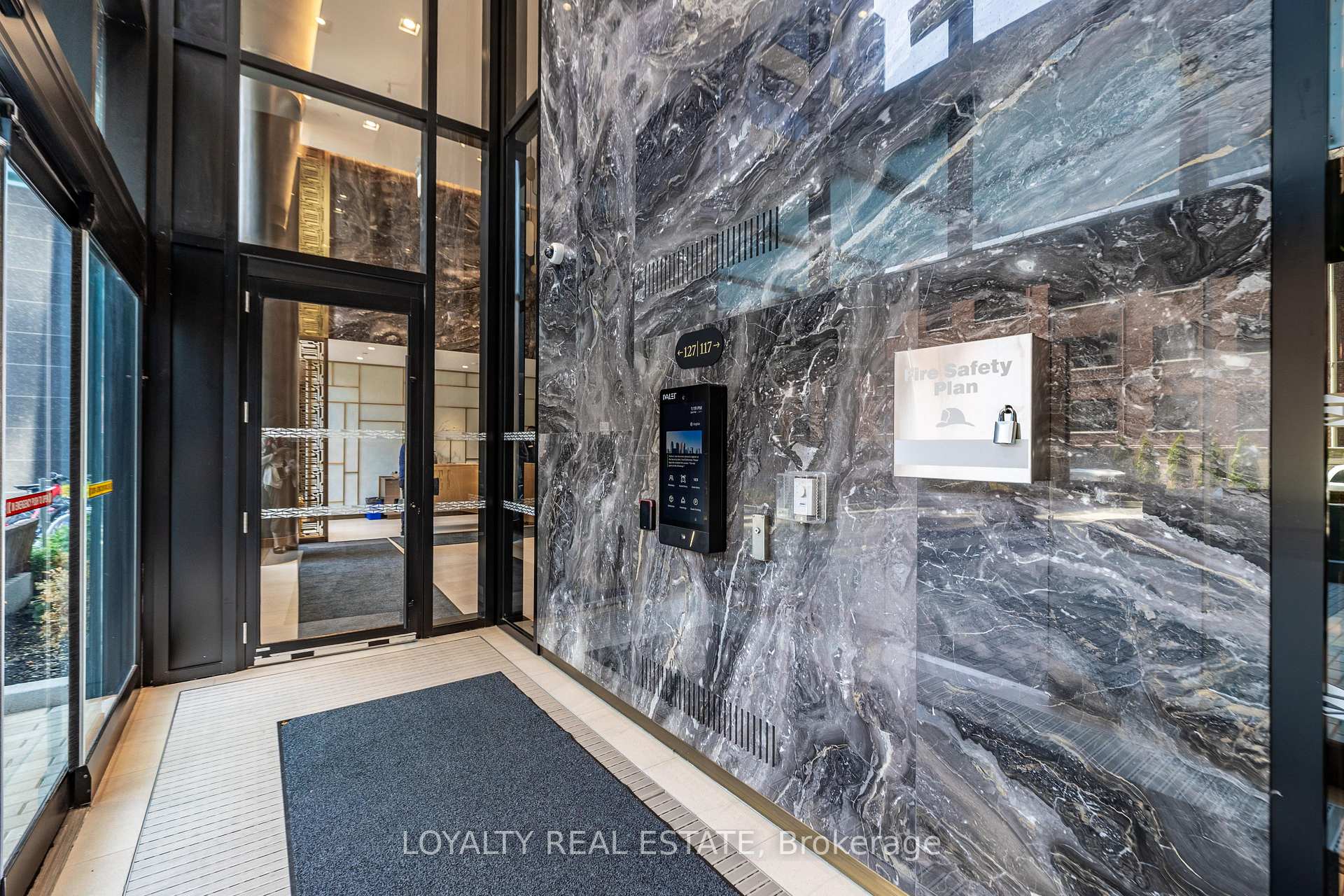 Photo 6 of Unit 211, 117 Broadway Avenue, Toronto, Mount Pleasant West — HOMEH