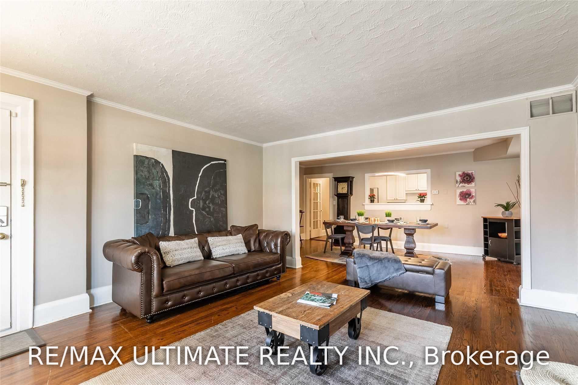 Photo 4 of Unit 4, 470 Oriole Parkway, Toronto, Yonge-Eglinton — HOMEH