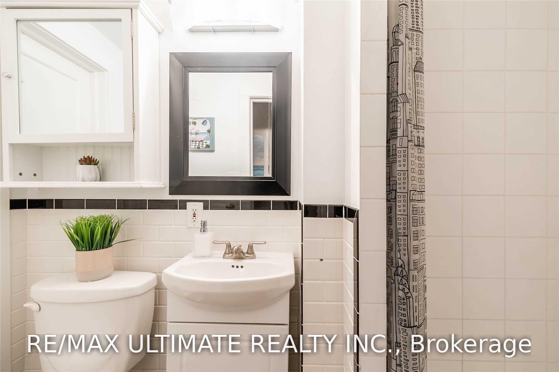 Photo 21 of Unit 4, 470 Oriole Parkway, Toronto, Yonge-Eglinton — HOMEH