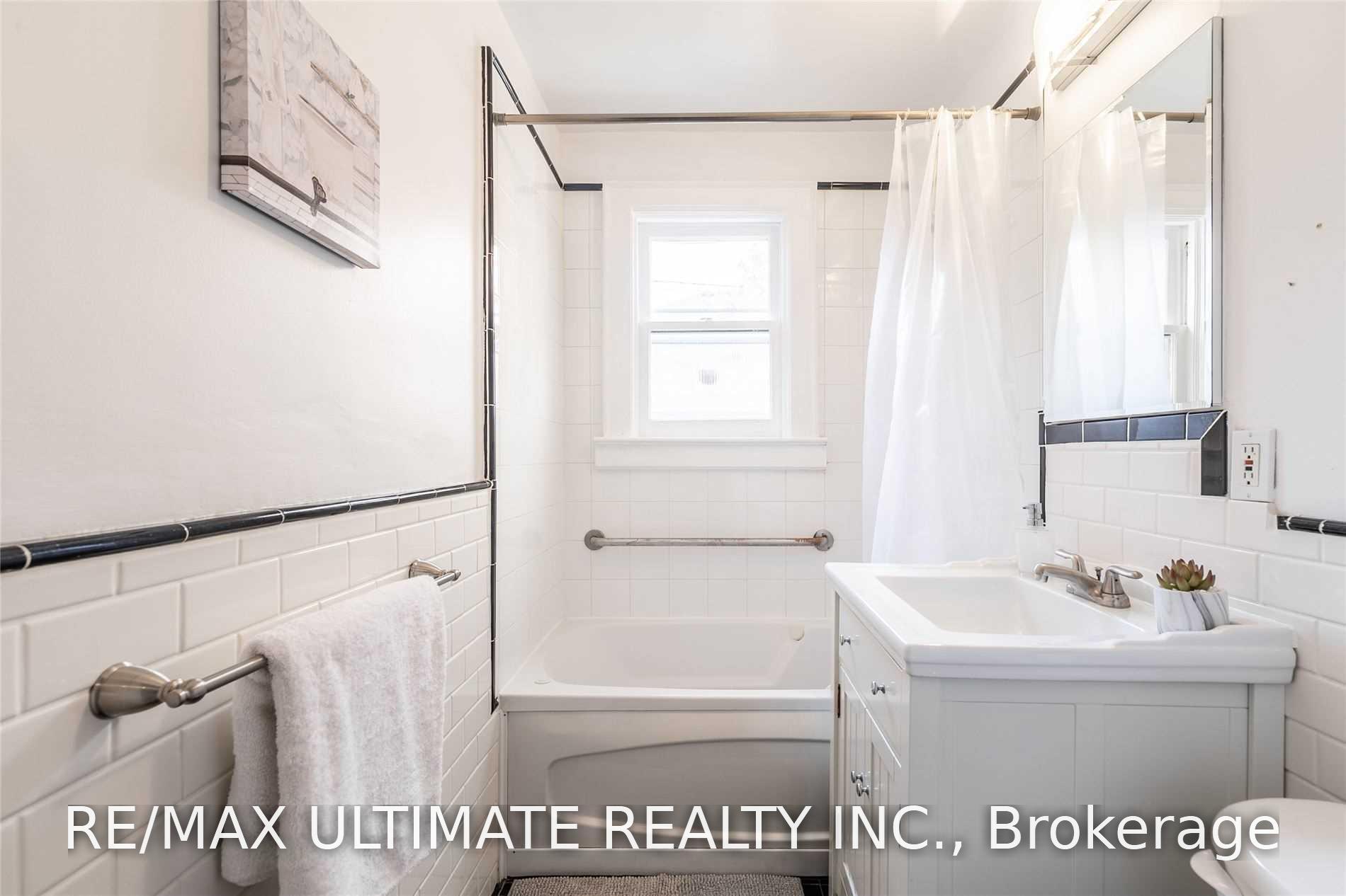 Photo 26 of Unit 4, 470 Oriole Parkway, Toronto, Yonge-Eglinton — HOMEH