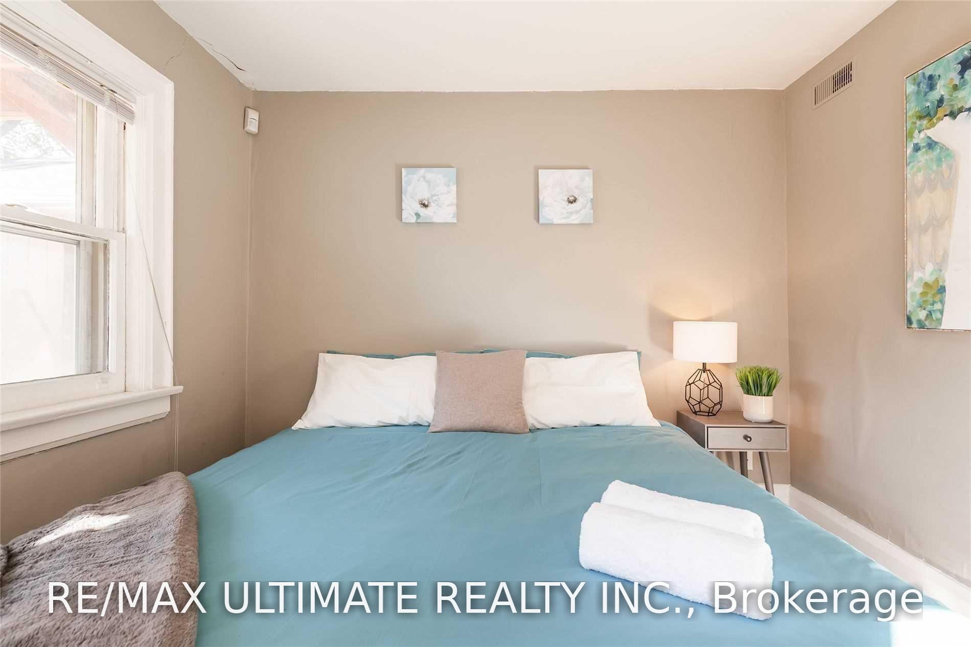 Photo 32 of Unit 4, 470 Oriole Parkway, Toronto, Yonge-Eglinton — HOMEH