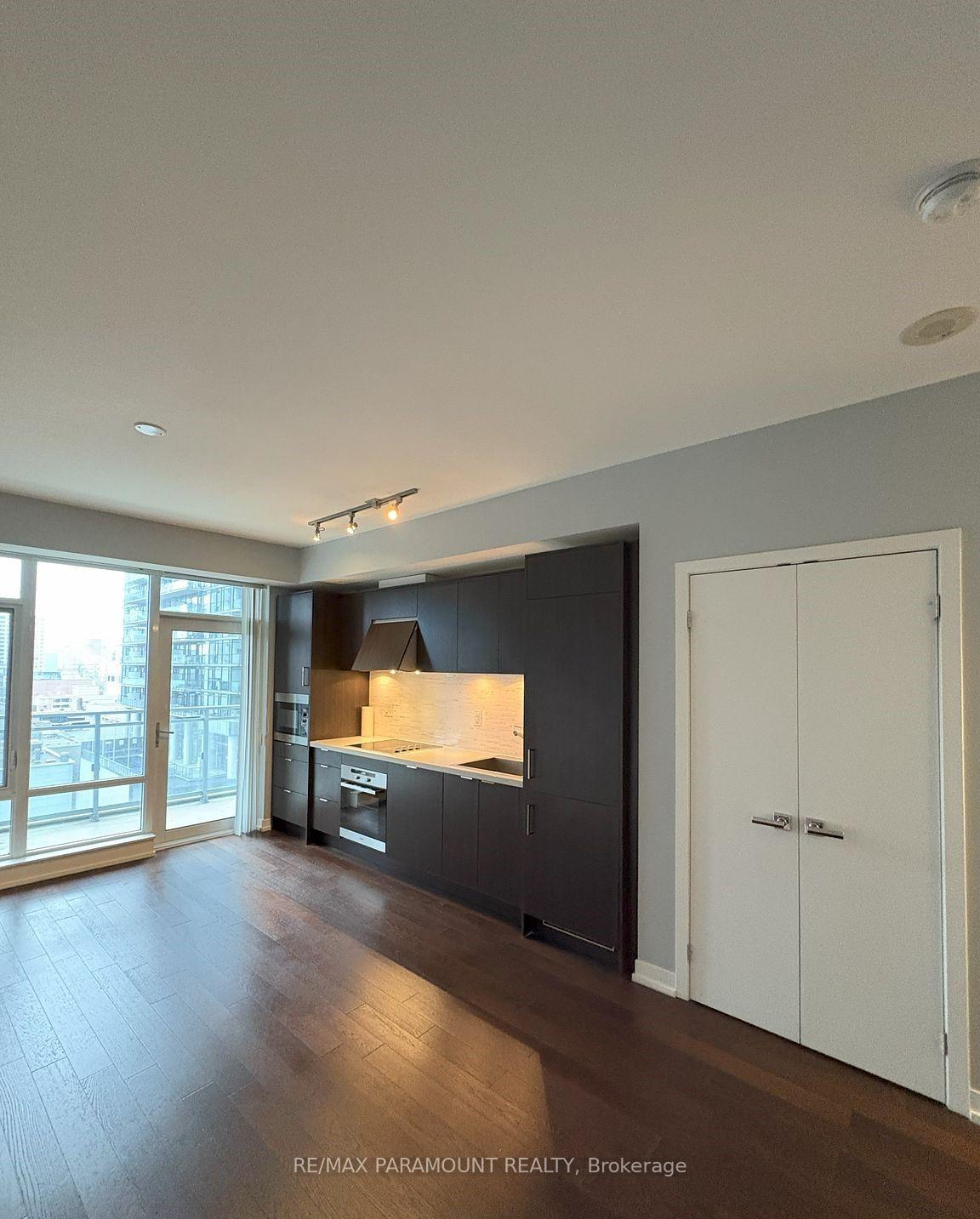 Photo 8 of Unit 1103, 21 Widmer Street, Toronto, Waterfront Communities — HOMEH