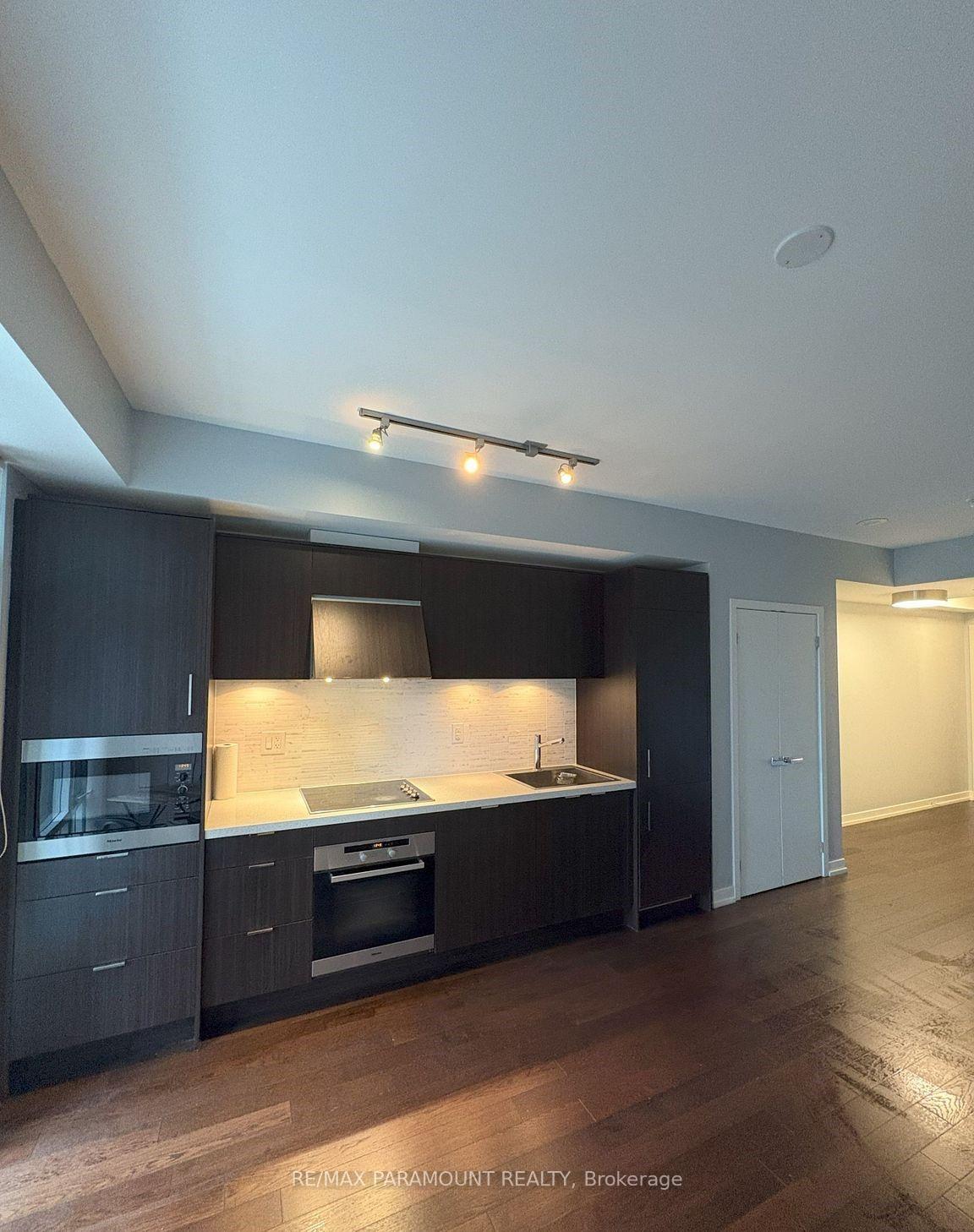 Photo 12 of Unit 1103, 21 Widmer Street, Toronto, Waterfront Communities — HOMEH