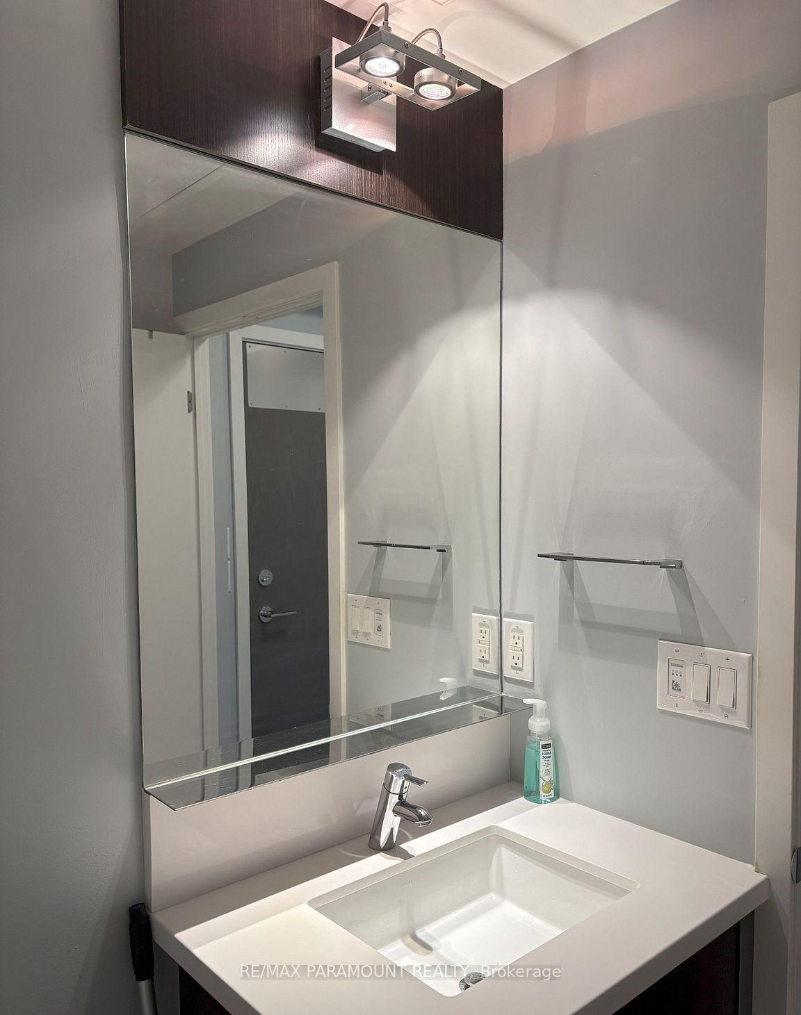 Photo 18 of Unit 1103, 21 Widmer Street, Toronto, Waterfront Communities — HOMEH