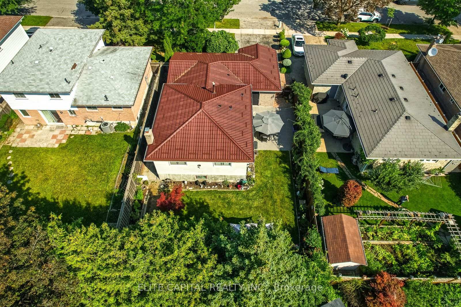 Photo 3 of 27 Staley Terrace, Scarborough, L'Amoreaux — HOMEH
