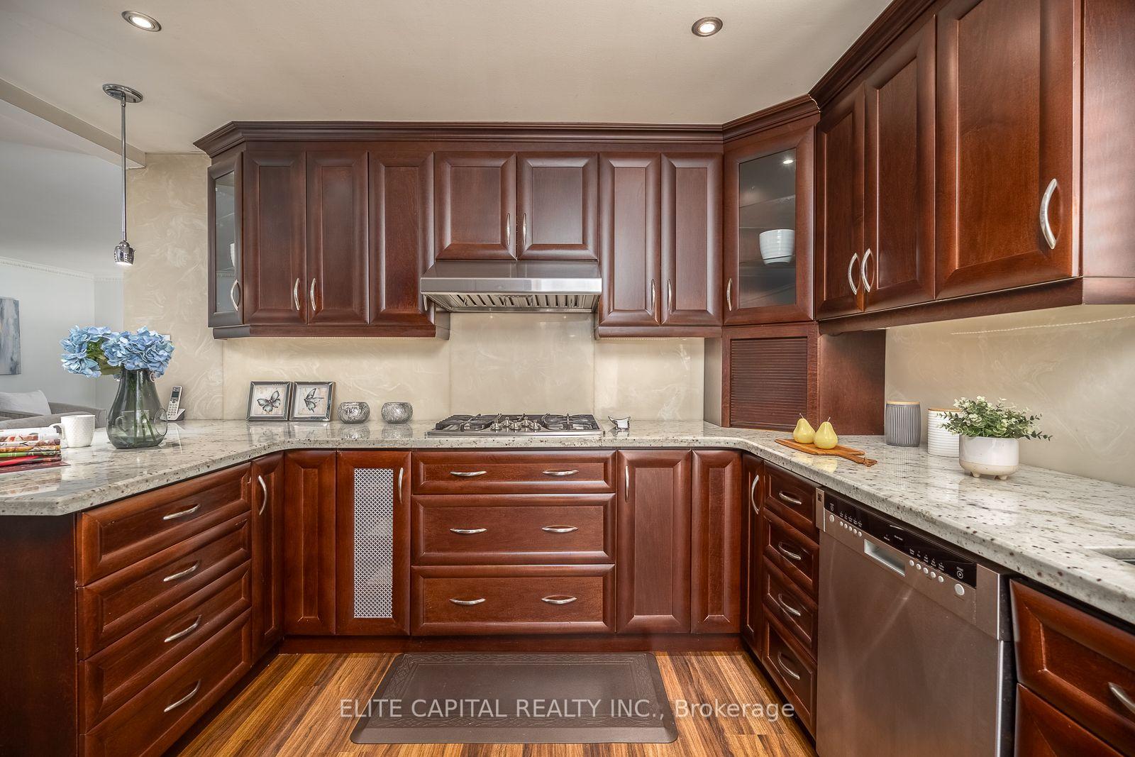 Photo 14 of 27 Staley Terrace, Scarborough, L'Amoreaux — HOMEH