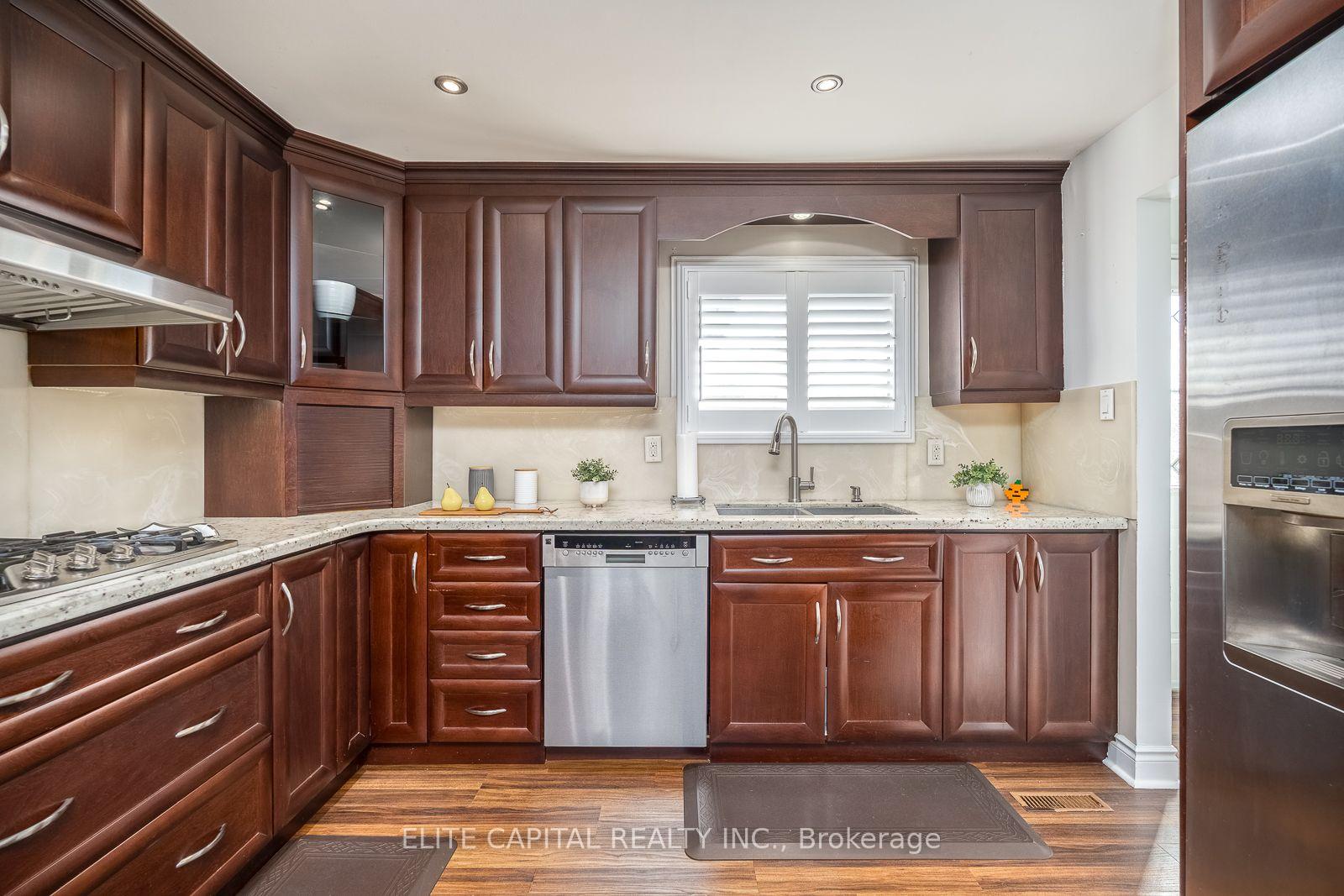 Photo 15 of 27 Staley Terrace, Scarborough, L'Amoreaux — HOMEH