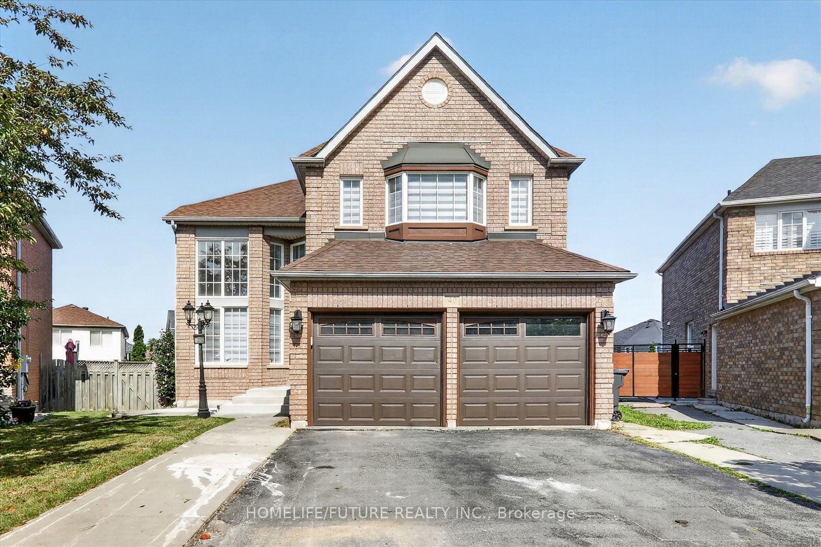 Photo 2 of 40 Tobosa Trail, Brampton, Sandringham-Wellington — HOMEH