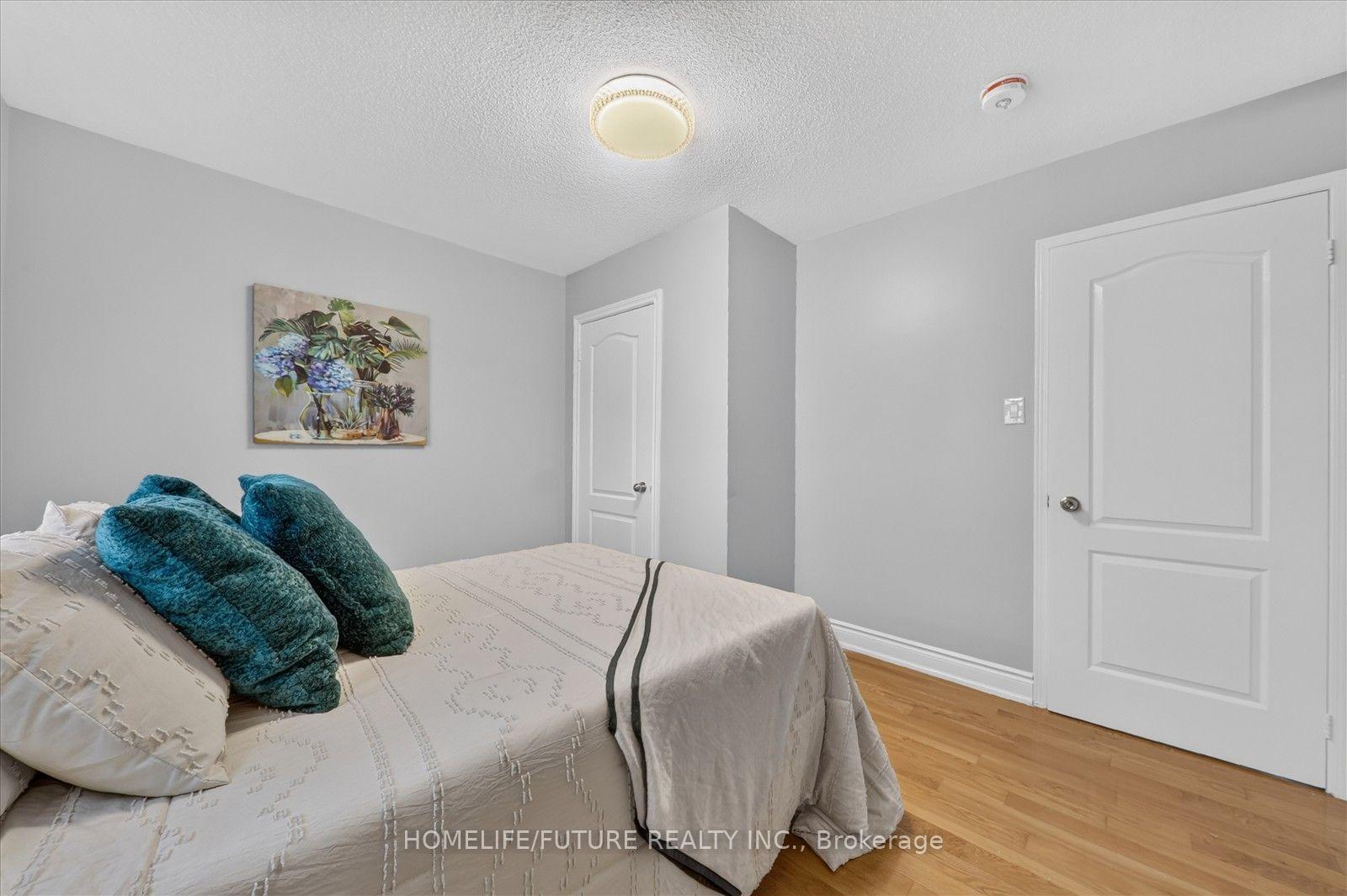 Photo 34 of 40 Tobosa Trail, Brampton, Sandringham-Wellington — HOMEH