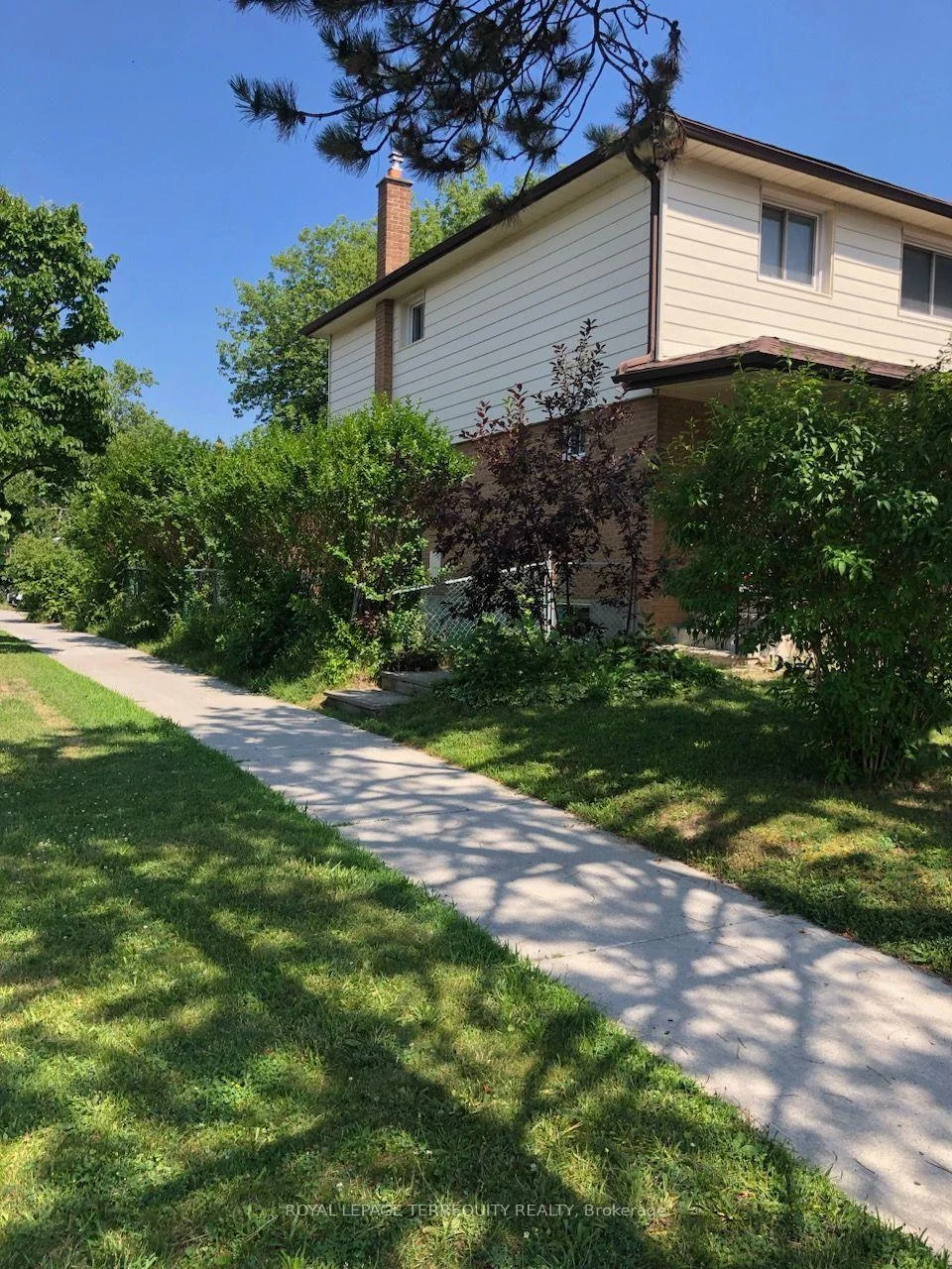 Photo 13 of 211 Pineway Boulevard, North York, Bayview Woods-Steeles — HOMEH