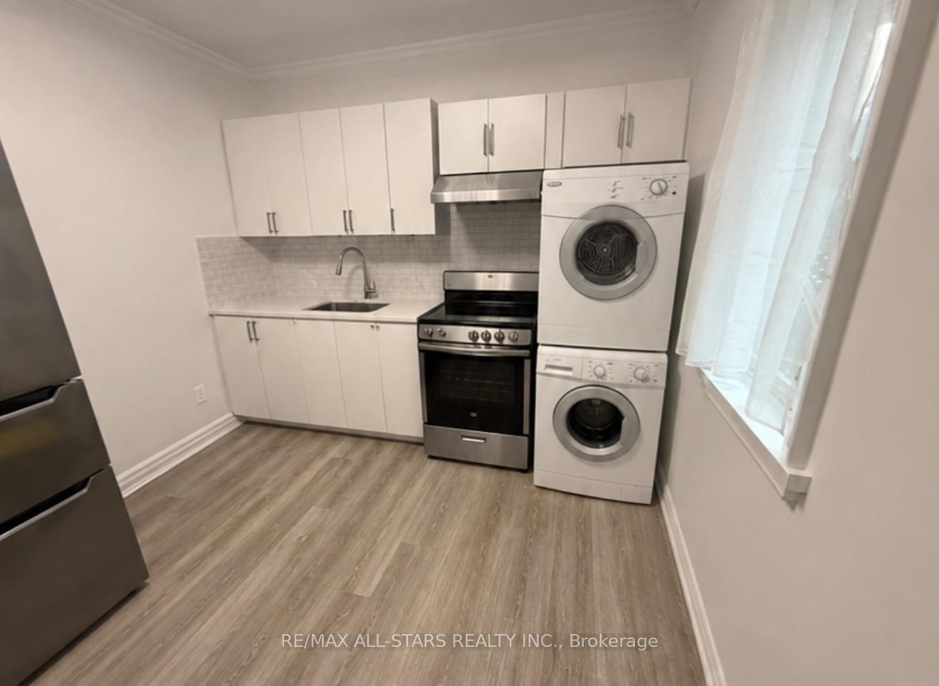 Photo 3 of Unit 200, 1918A Queen Street E, Toronto, The Beaches — HOMEH