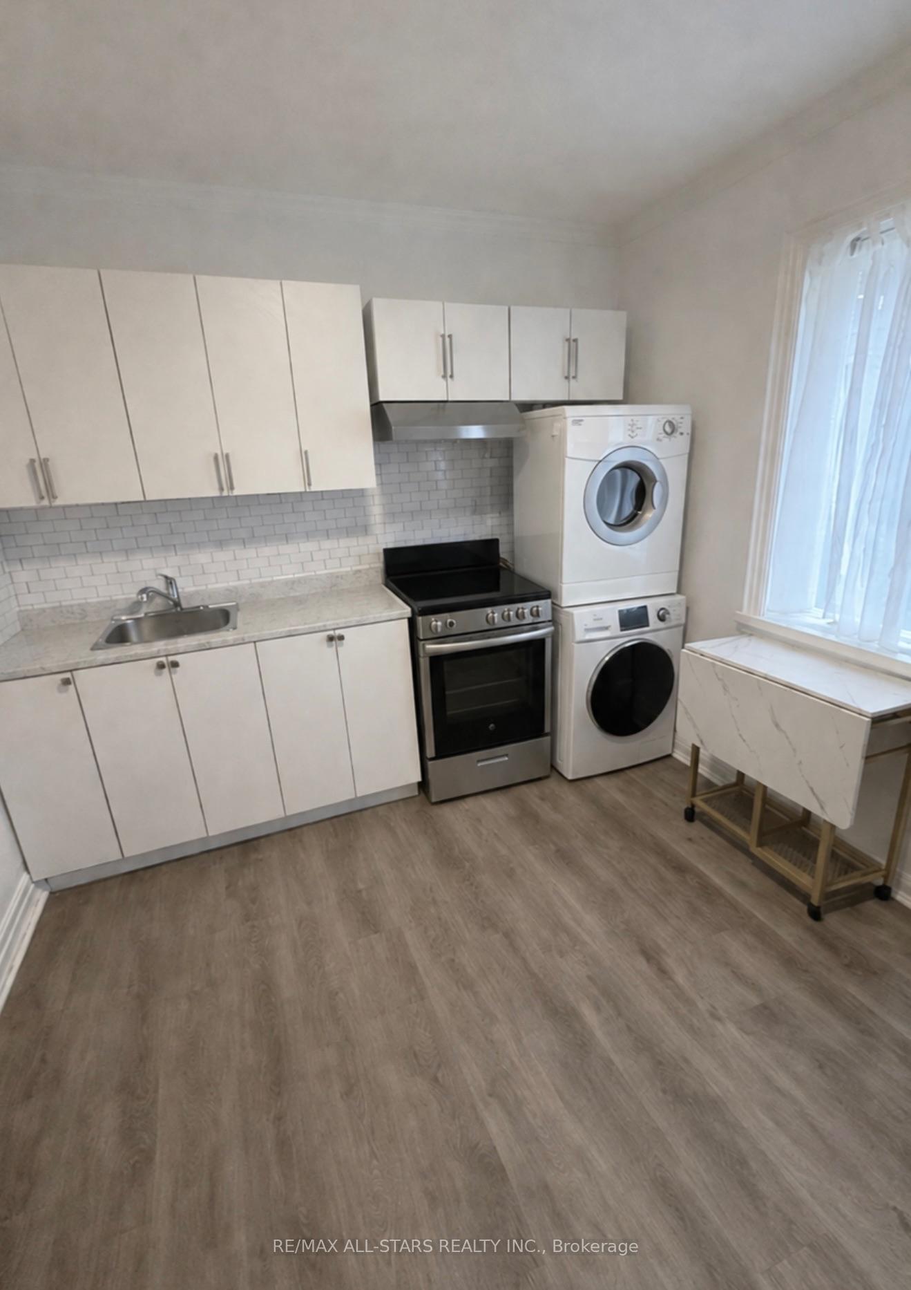 Photo 15 of Unit 200, 1918A Queen Street E, Toronto, The Beaches — HOMEH