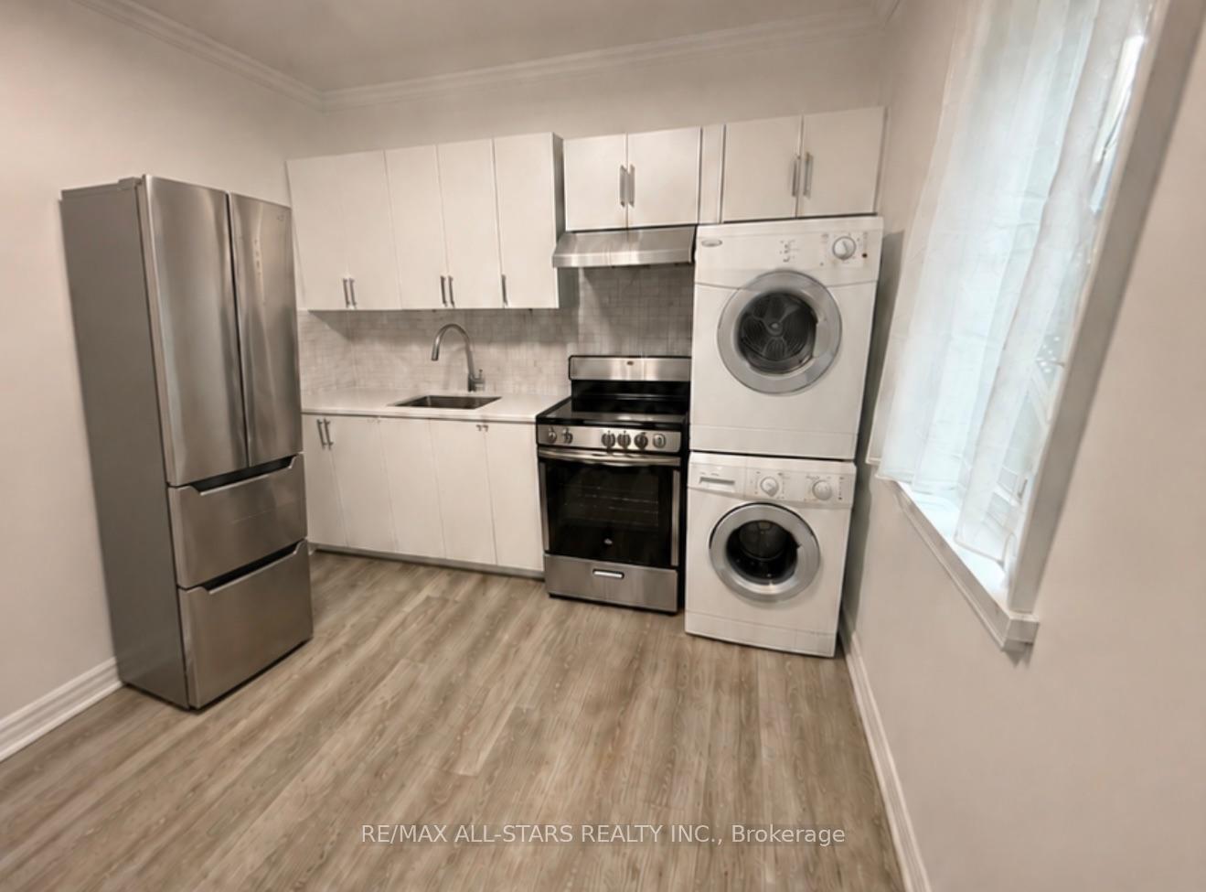Photo 4 of Unit 200, 1918A Queen Street E, Toronto, The Beaches — HOMEH