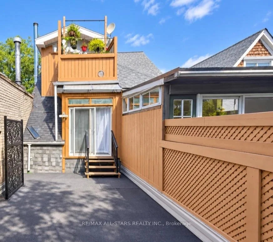 Photo 25 of Unit 200, 1918A Queen Street E, Toronto, The Beaches — HOMEH