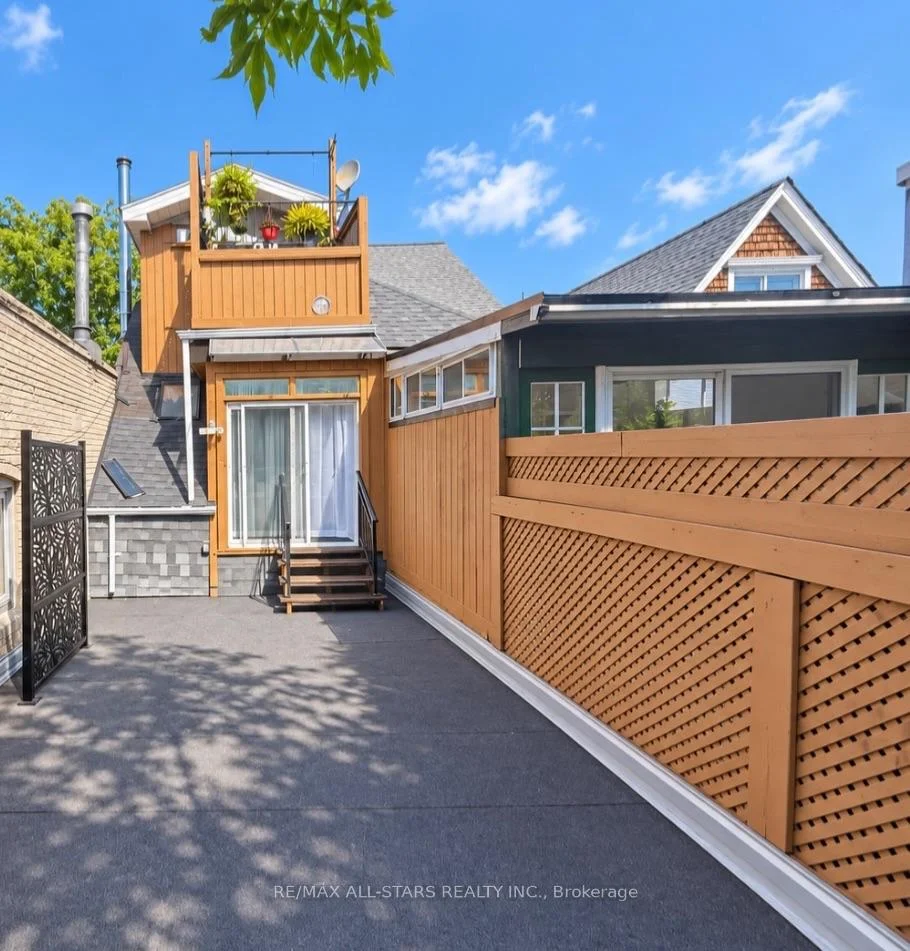 Photo 26 of Unit 200, 1918A Queen Street E, Toronto, The Beaches — HOMEH
