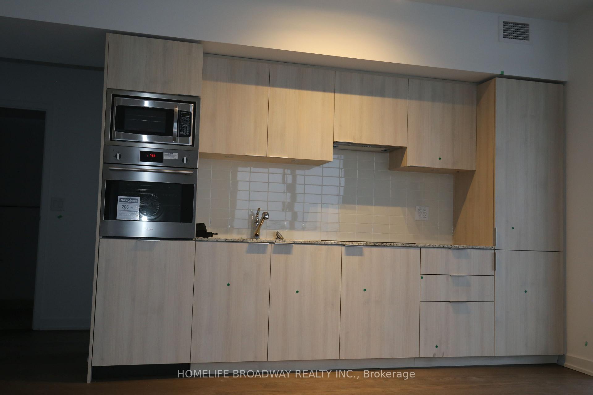 Photo 3 of Unit 5708, 11 Wellesley Street W, Toronto, Bay Street Corridor — HOMEH