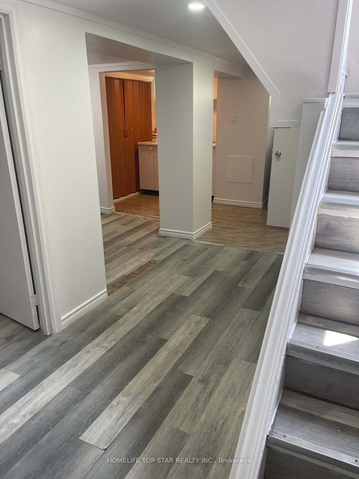 Photo 2 of 50 Chestnut Crescent, Scarborough, Clairlea-Birchmount — HOMEH