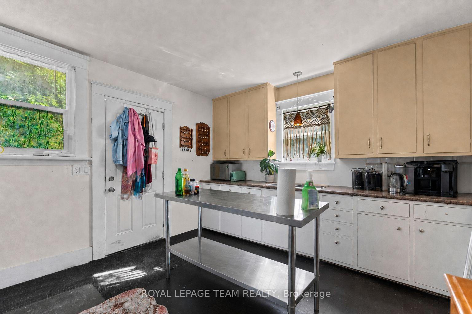 Photo 8 of 229 Cecelia Street, Pembroke, Pembroke — HOMEH